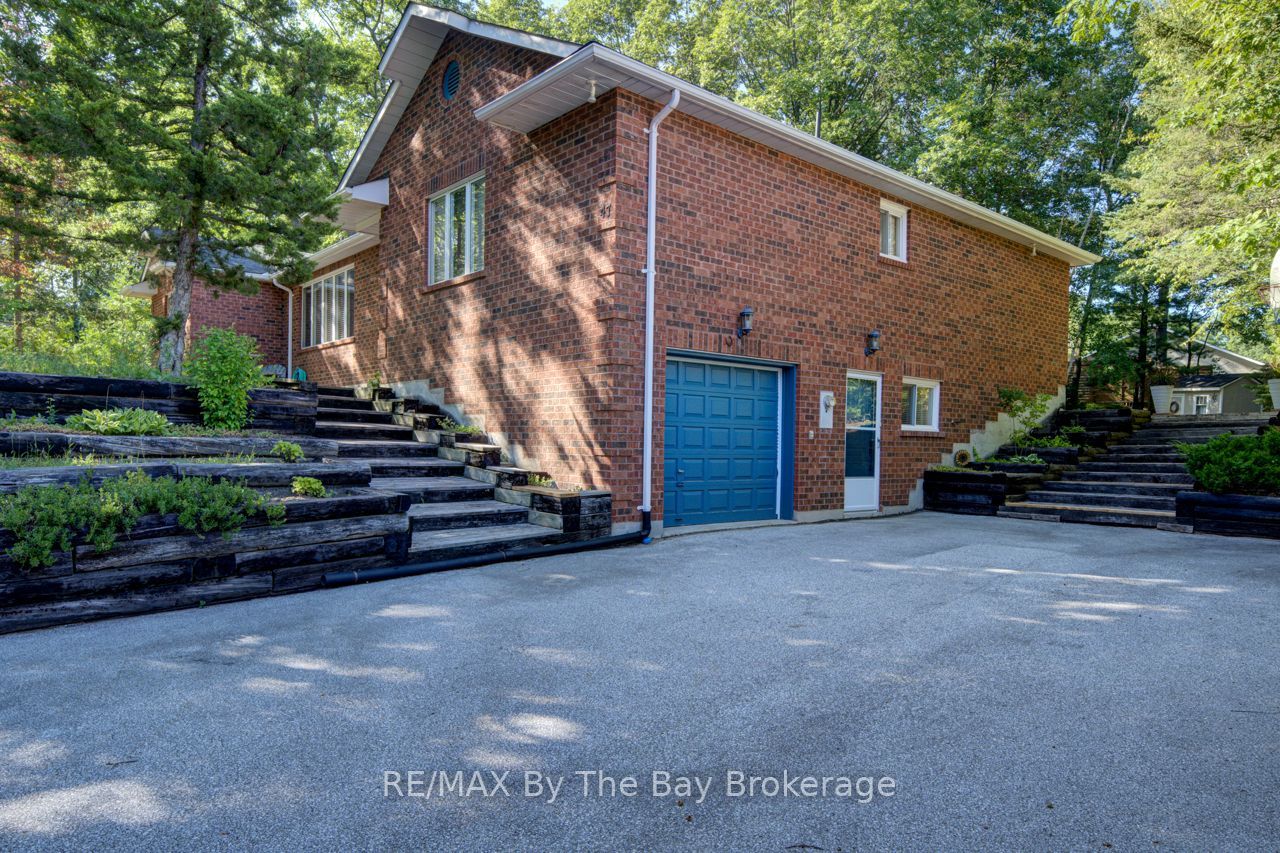 47 Birchwood Trail, Wasaga Beach, ON L9Z 1B1 photo 2