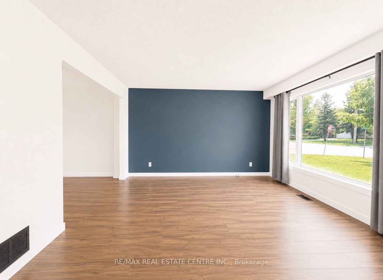 247 Eric Street, Clearview, ON L0M 1S0 photo 4