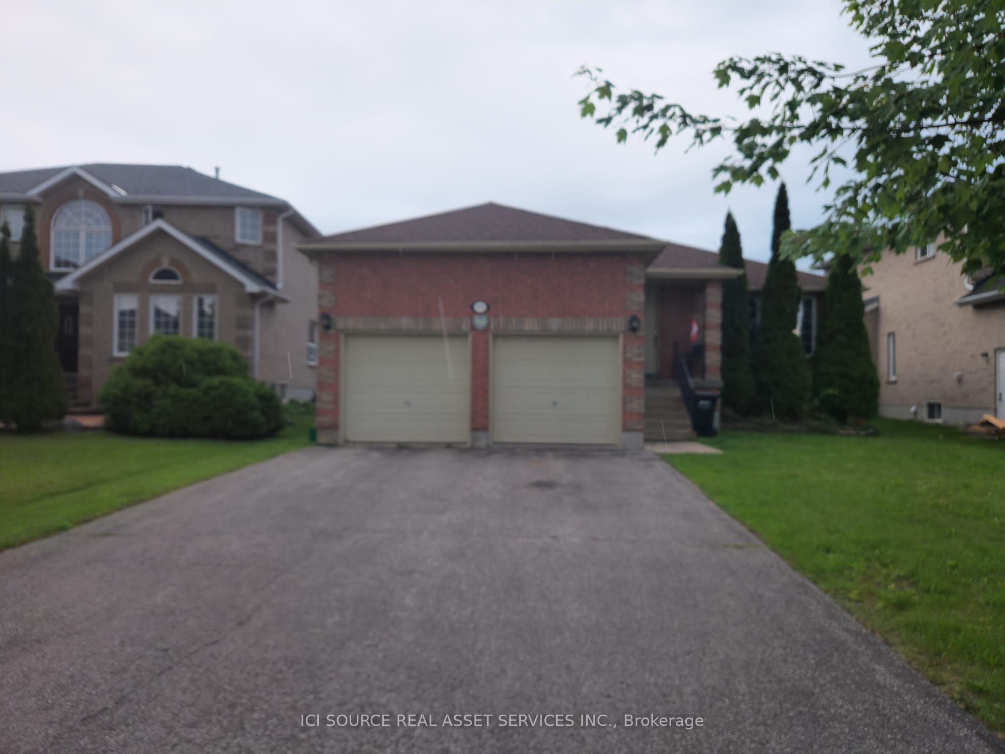 99 Esther Drive, Barrie, ON L4N 0V8