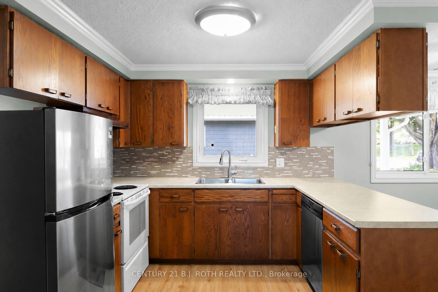 19 Maple Crescent, Oro-Medonte, ON L0L 1T0 photo 5