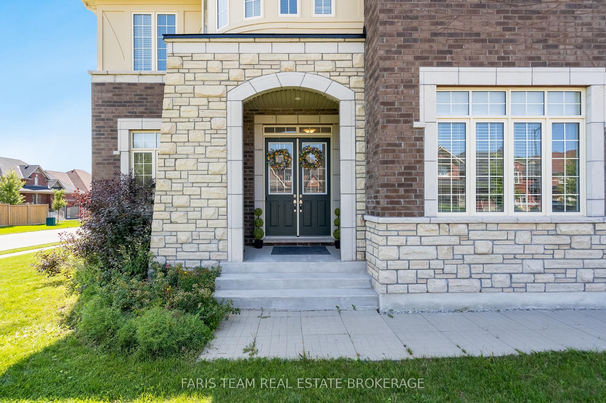 12 Thompson Way, Springwater, ON L9X 2A5 photo 4