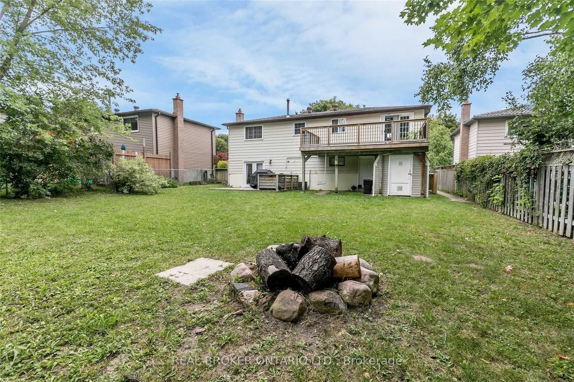 18 Chippawa Court Upper, Barrie, ON L4M 5N8 photo 3
