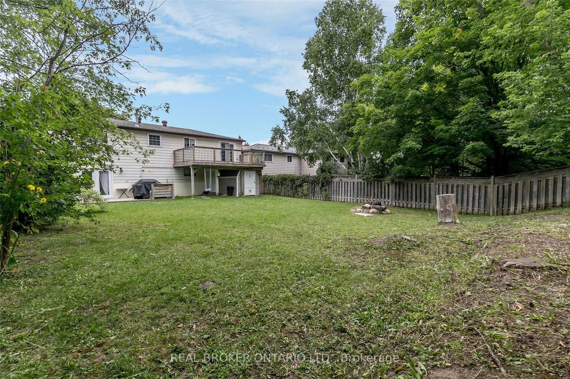 18 Chippawa Court Upper, Barrie, ON L4M 5N8 photo 4