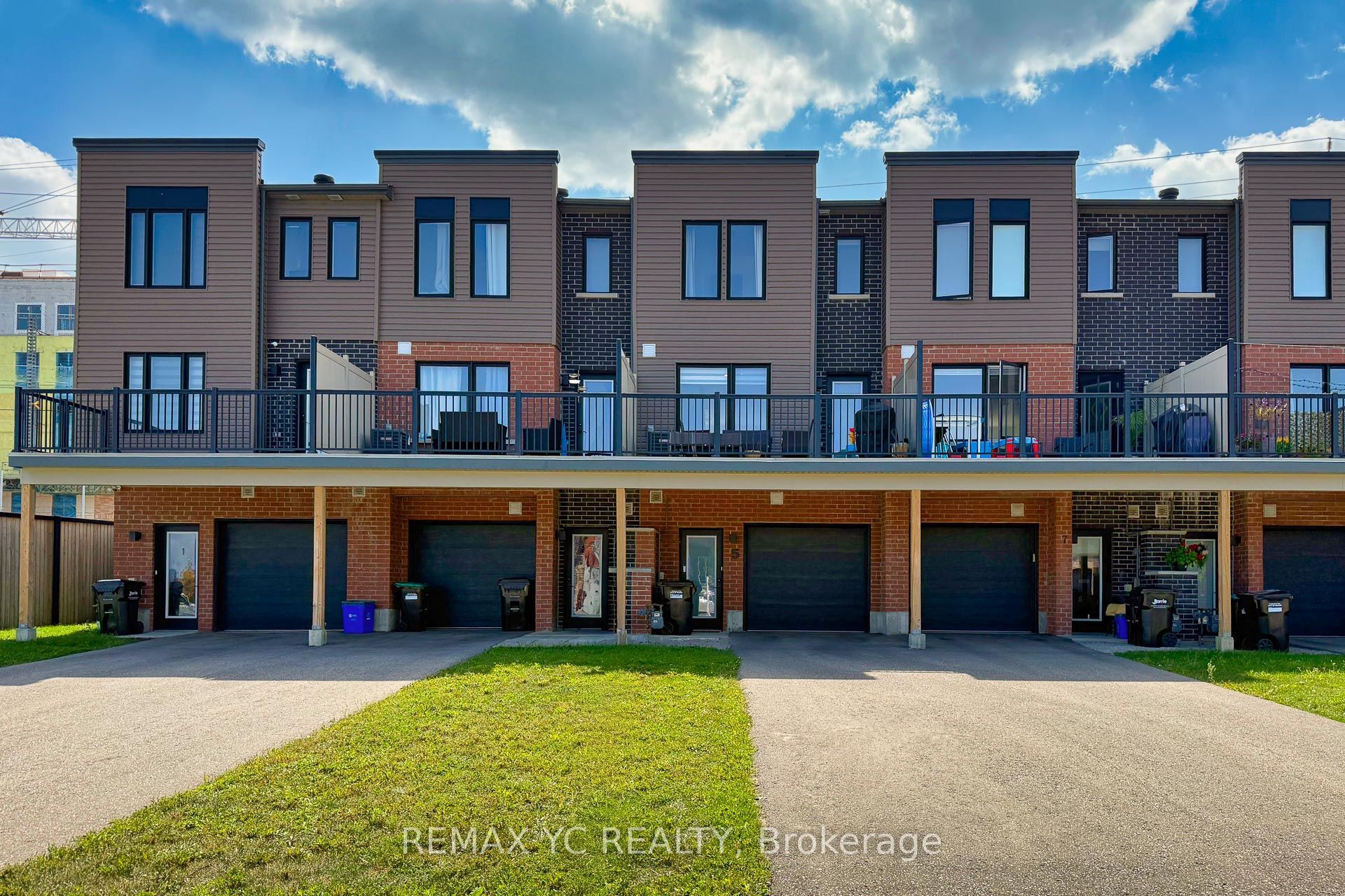 5 Fairlane Avenue, Barrie, ON L9J 0N1 photo 3