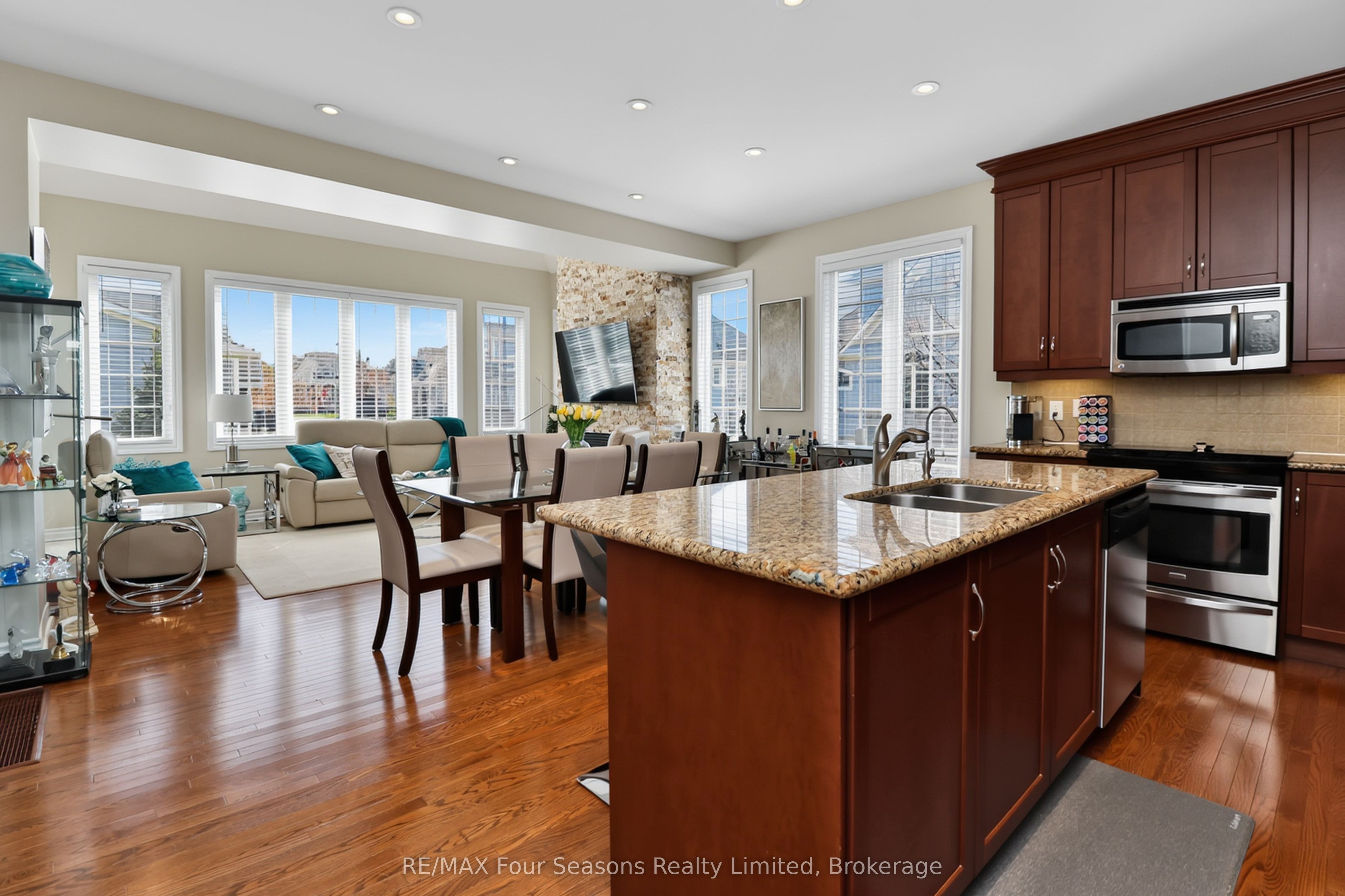 64 Waterview Road, Wasaga Beach, ON L9Z 0E9 photo 5