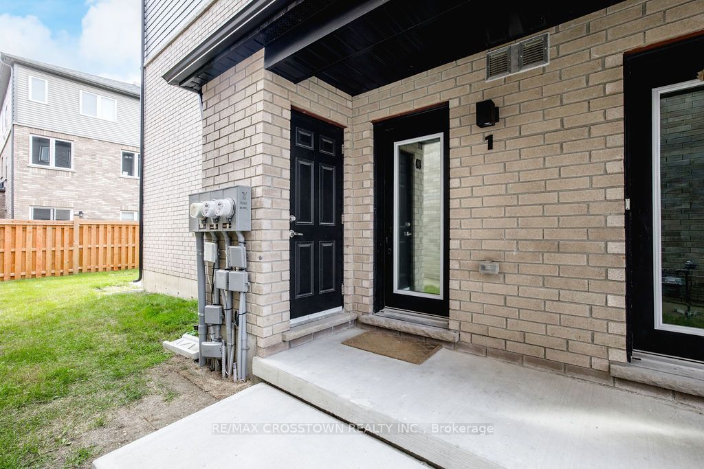 14 Pumpkin Corner Crescent 1, Barrie, ON L9J 0T6 photo 5