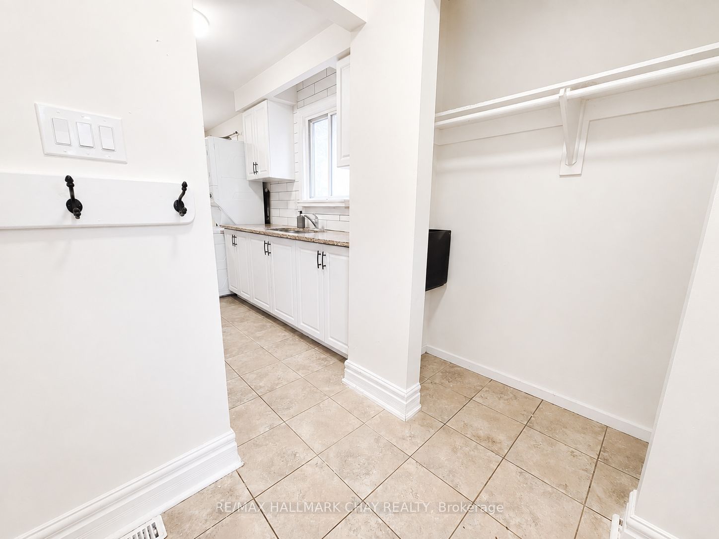 88 B Bernick Drive UPPER, Barrie, ON L4M 2V6 photo 3