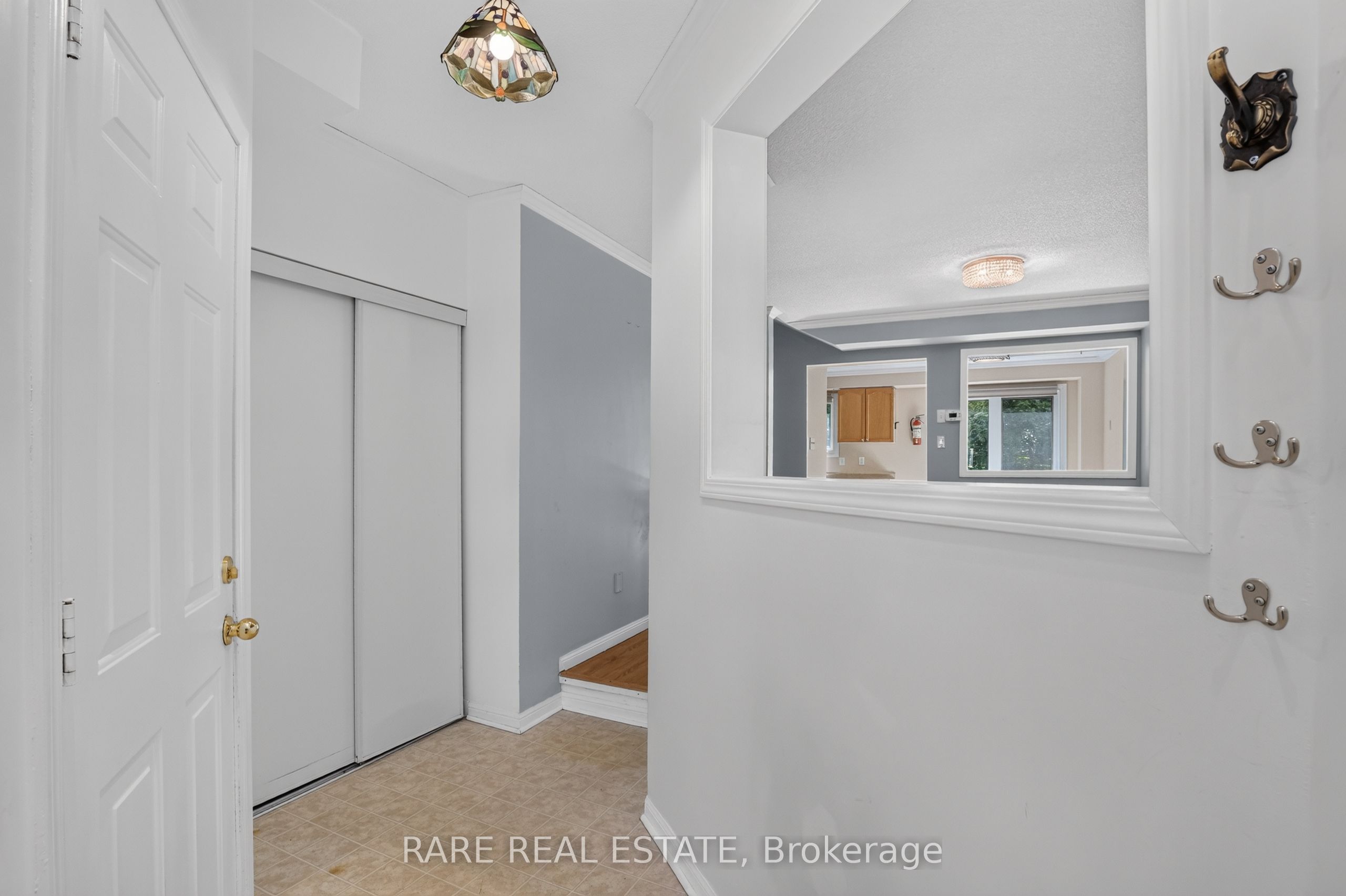 102 Hawthorne Crescent, Barrie, ON L4N 9Y9 photo 3