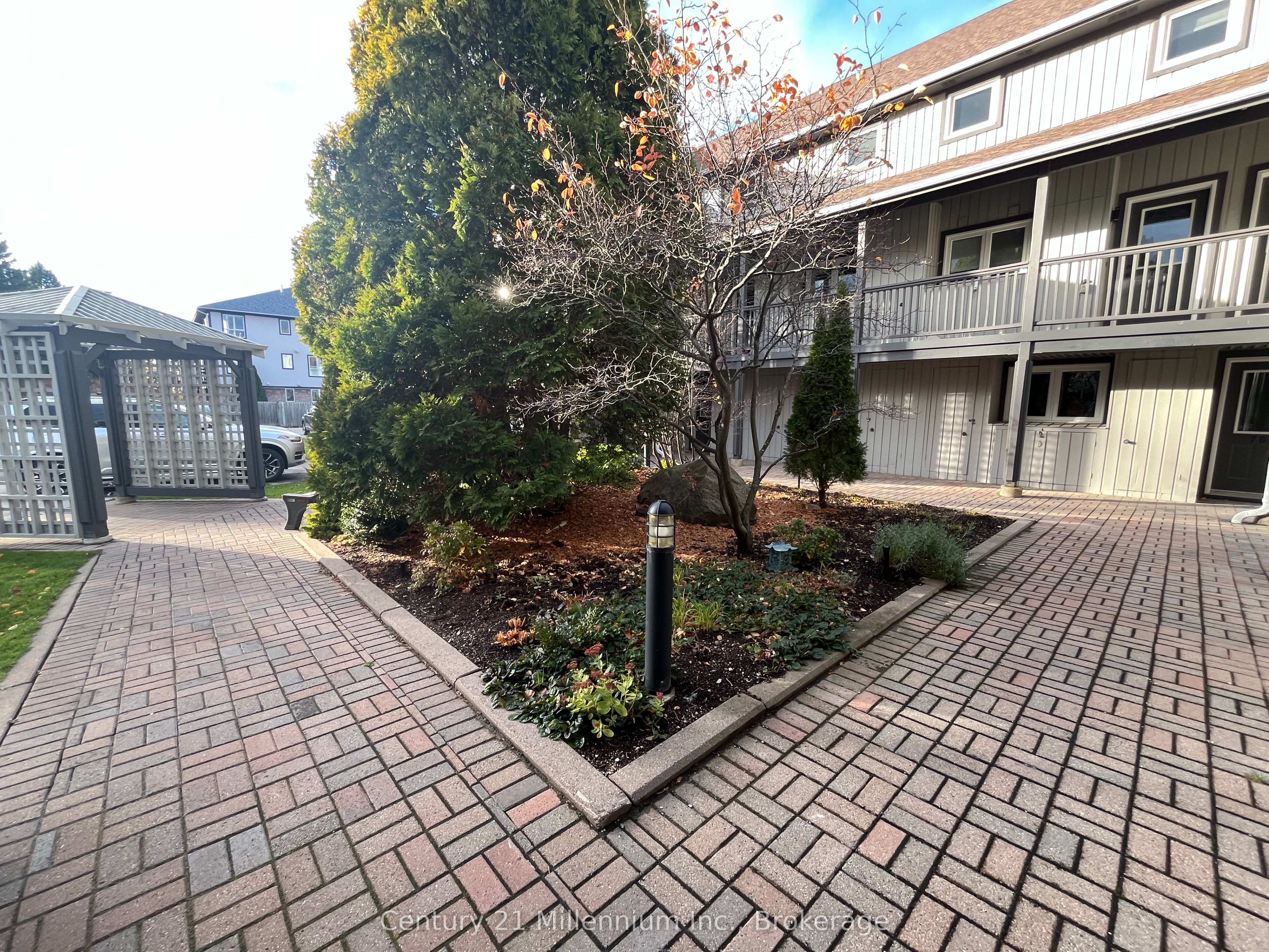 706 Johnston Park Avenue, Collingwood, ON L9Y 5C7 photo 2