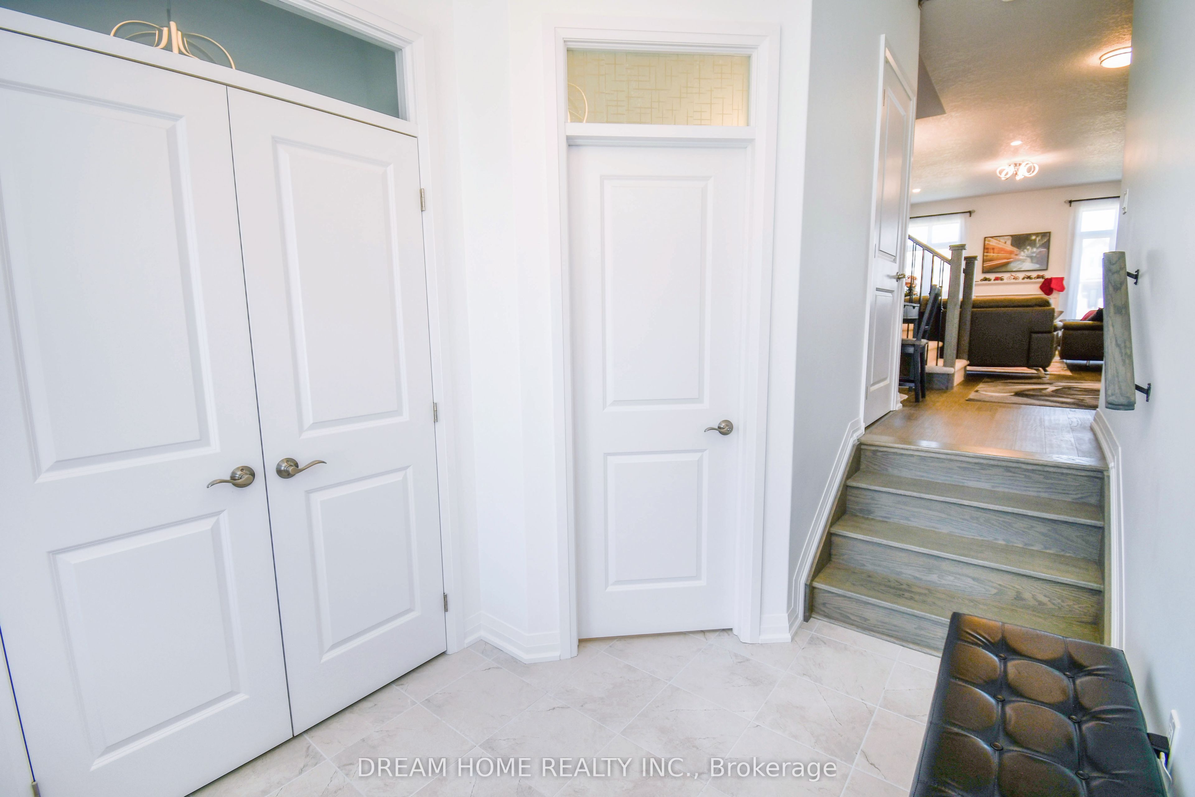 9 Copperhill Heights, Barrie, ON L9S 0K6 photo 4