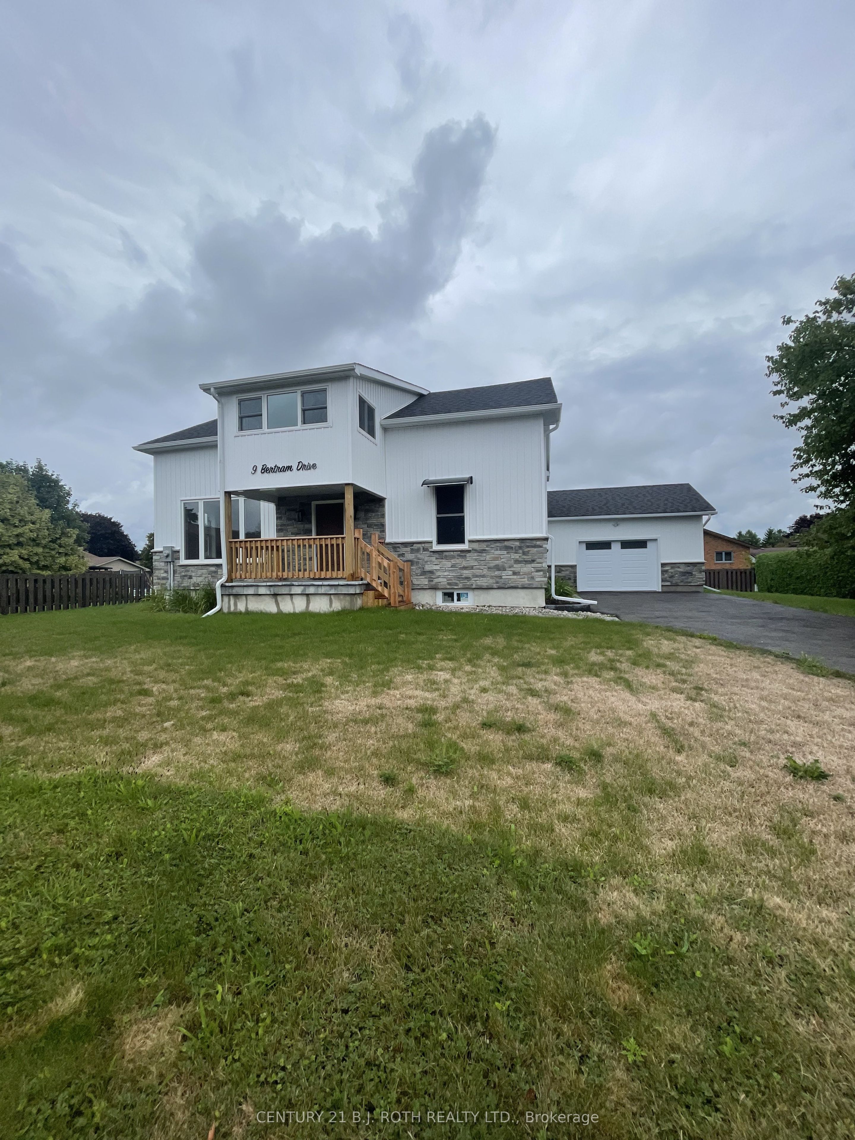 9 Bertram Drive, Springwater, ON L0L 1P0 photo 2