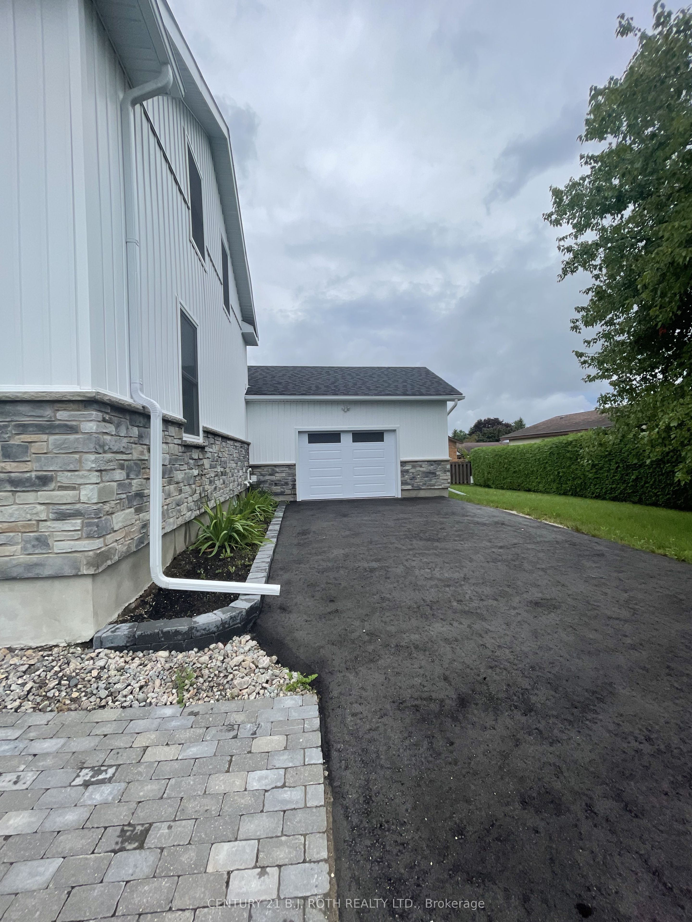 9 Bertram Drive, Springwater, ON L0L 1P0 photo 3