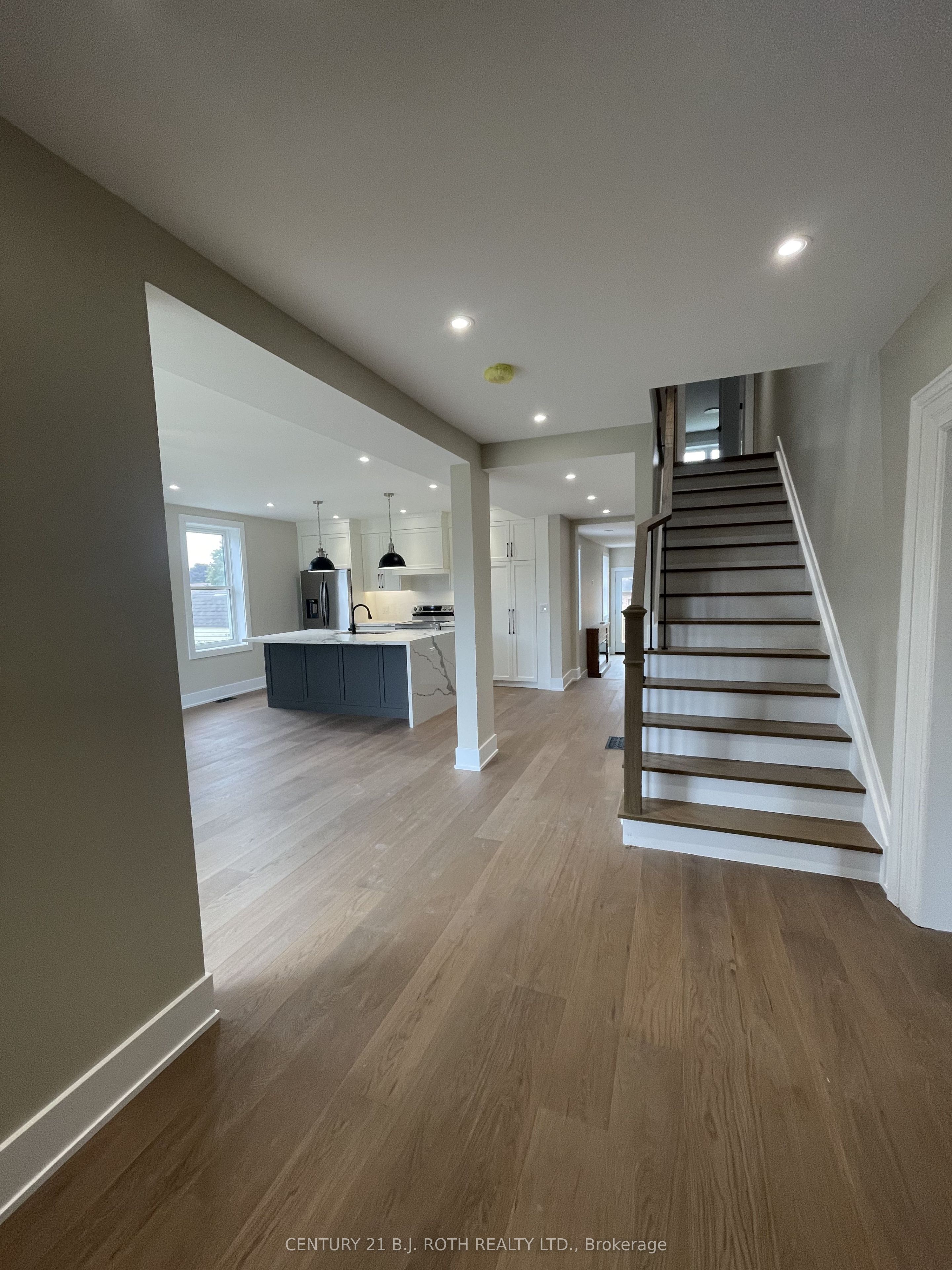 9 Bertram Drive, Springwater, ON L0L 1P0 photo 5