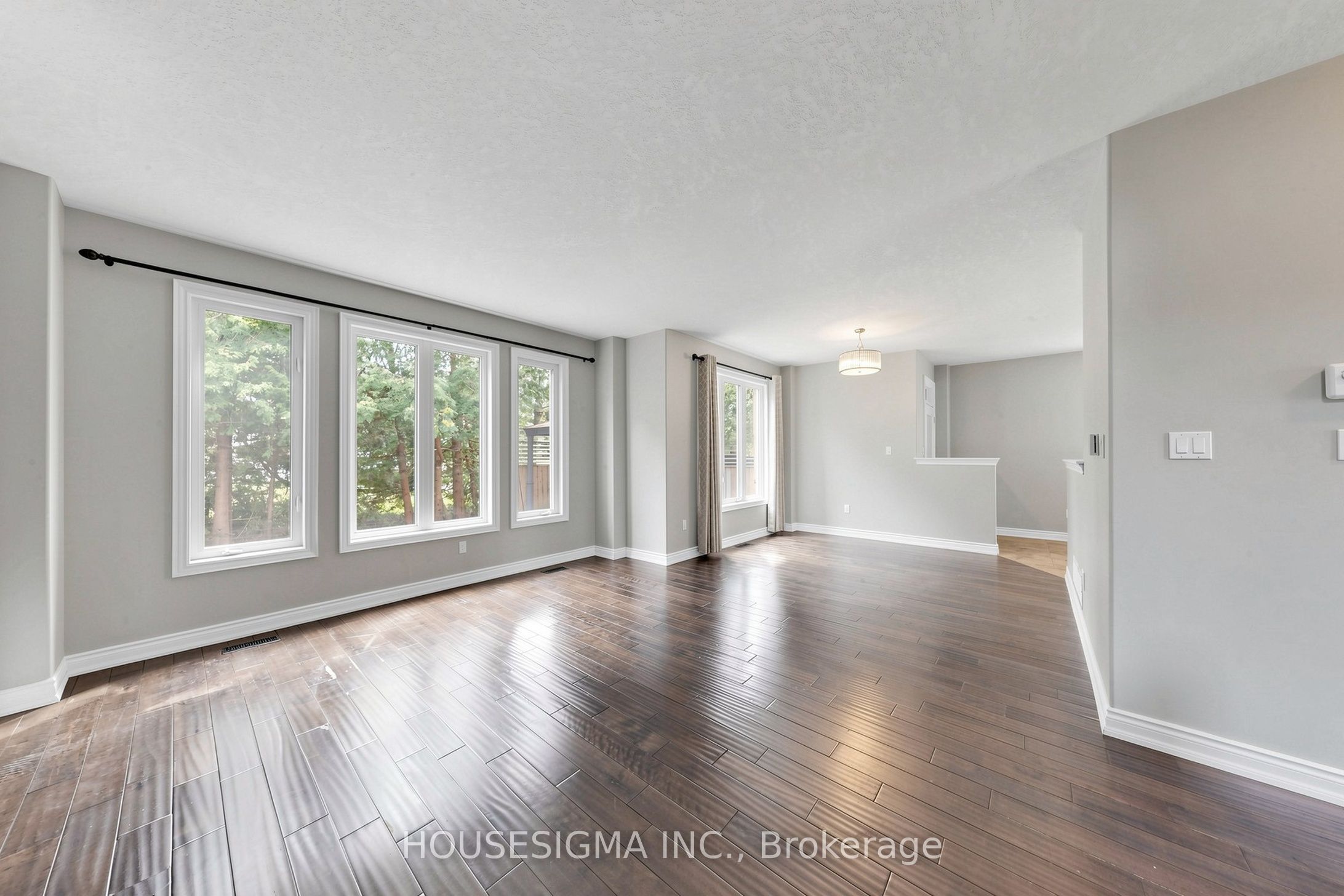 35 Auburn Court, Barrie, ON L4N 6G9 photo 4
