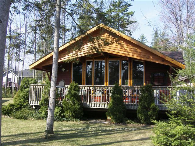 72 59th Street S, Wasaga Beach, ON L9Z 1V8