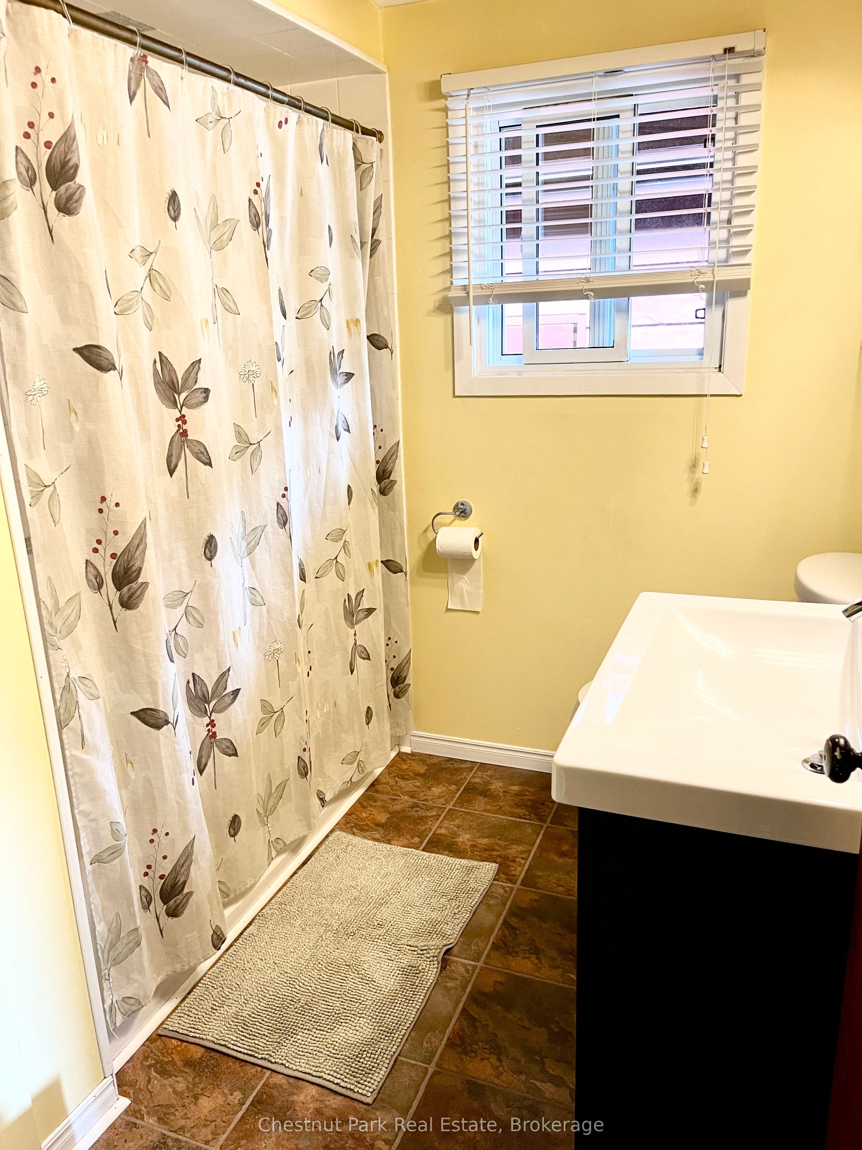 72 59th Street S, Wasaga Beach, ON L9Z 1V8 photo 3