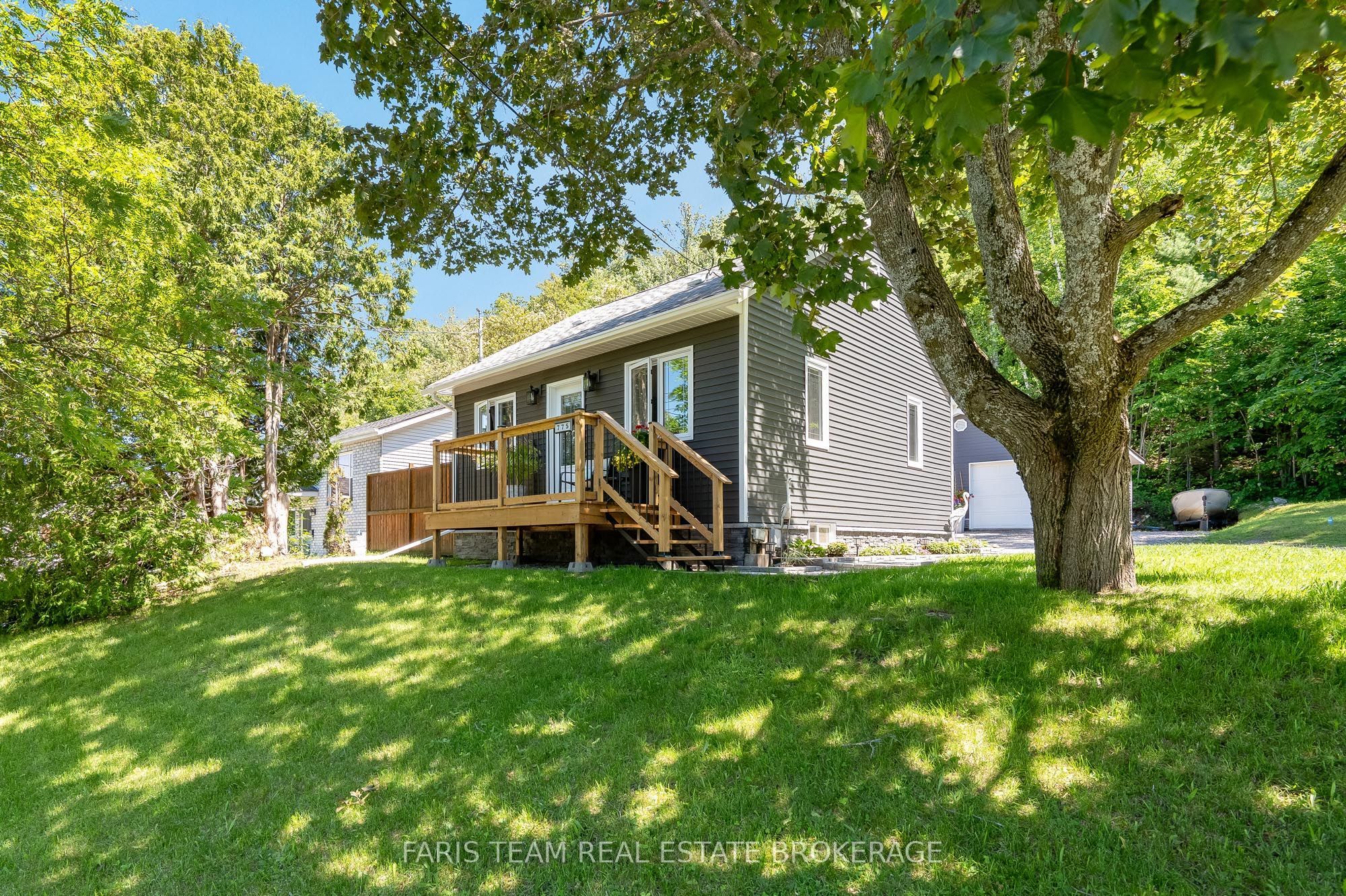 775 Ontario Street, Midland, ON L4R 1A6 photo 2
