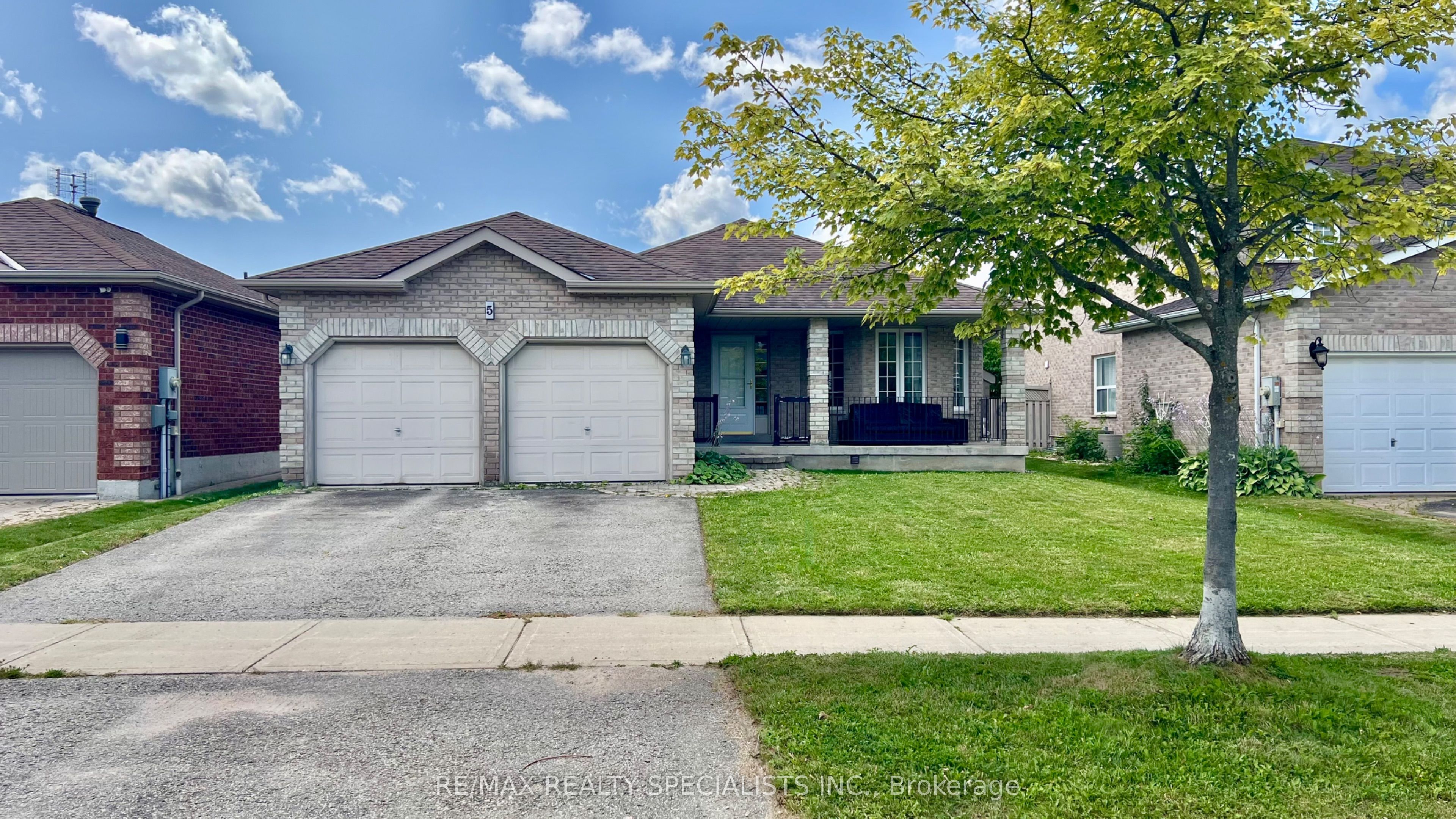 5 Russell Hill Drive, Barrie, ON L4N 0C3