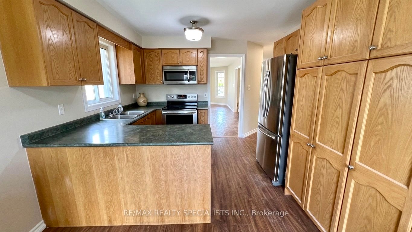5 Russell Hill Drive, Barrie, ON L4N 0C3 photo 2