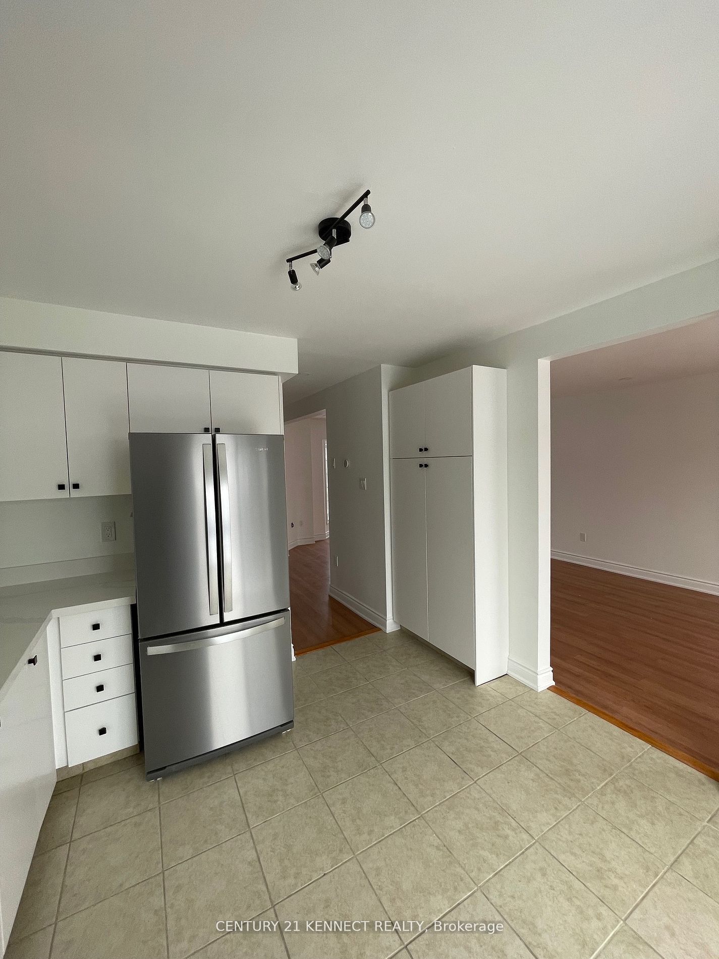 35 Drake Drive, Barrie, ON L4N 8X4 photo 4