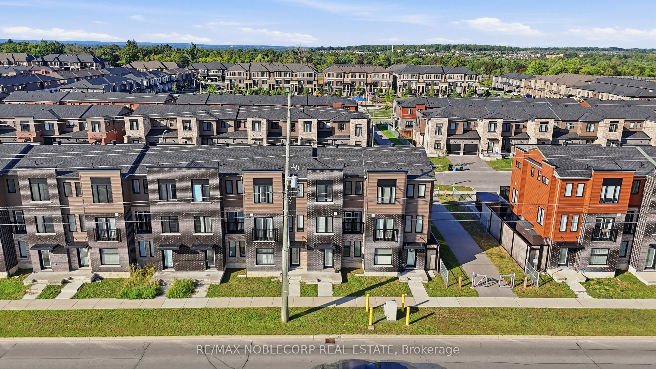 51 Fairlane Avenue, Barrie, ON L9J 0N1 photo 2
