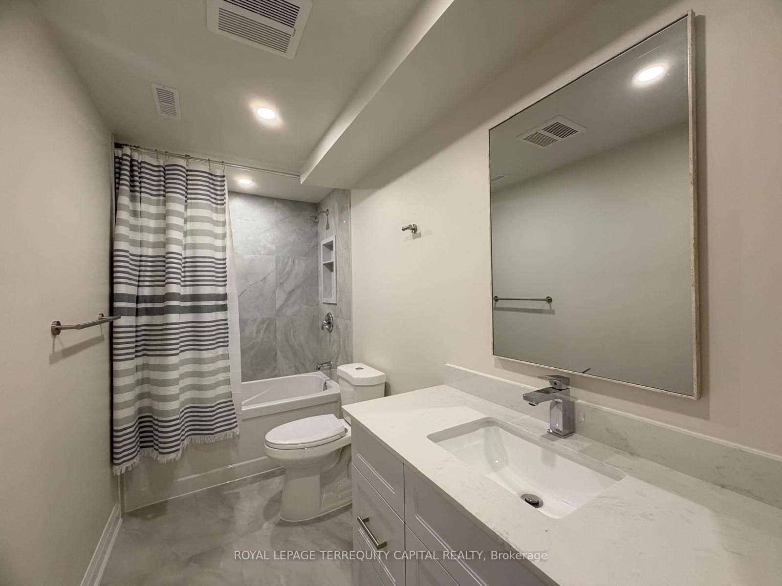 284 Livingstone Street W Unit 2, Barrie, ON L4N 7A9 photo 5