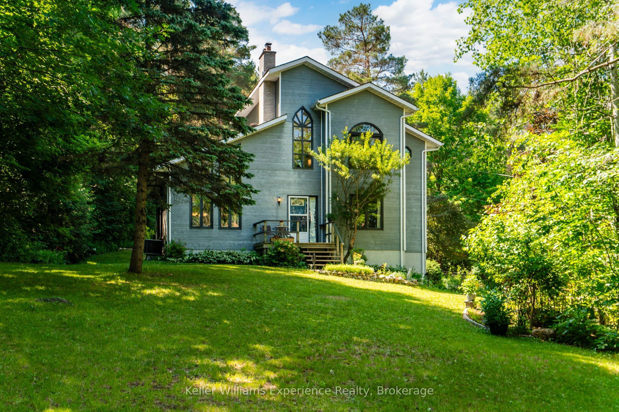 122 Poyntz Street, Penetanguishene, ON L9M 1P4 photo 3