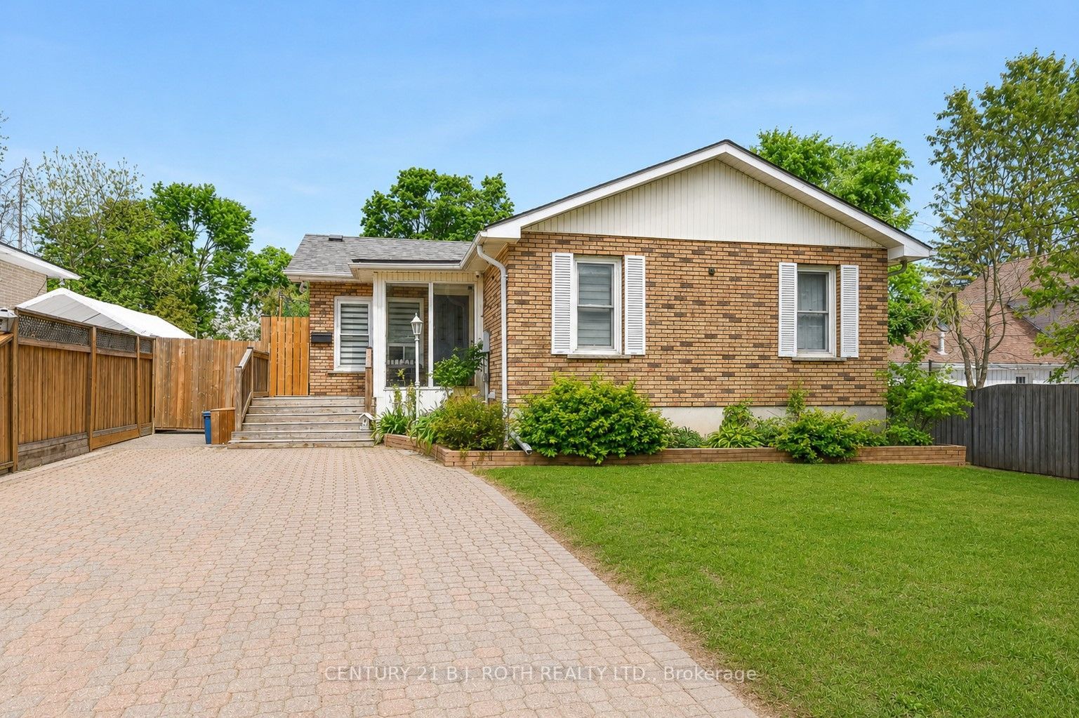 7 WESLEY Street, Barrie, ON L4N 2A4