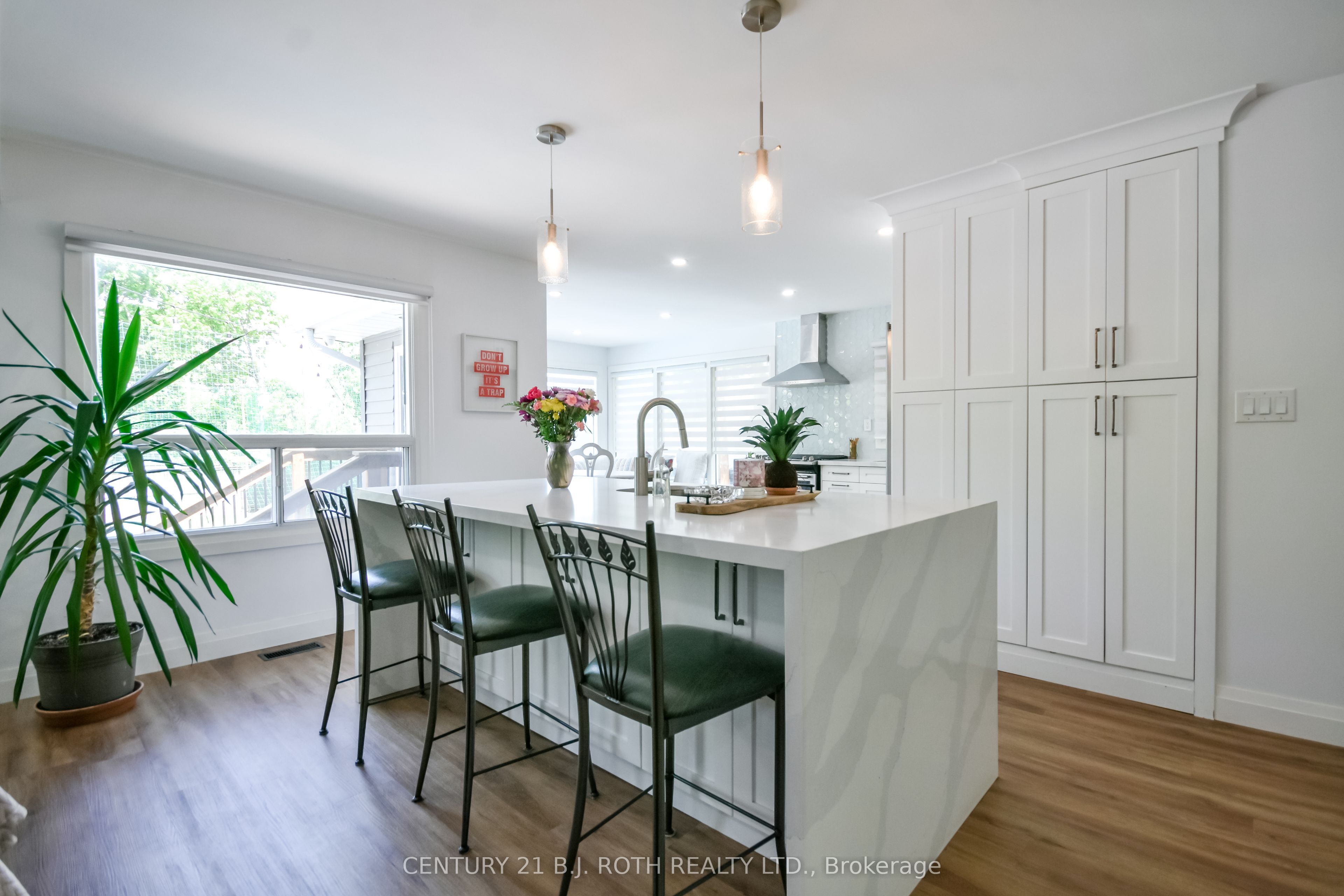 7 WESLEY Street, Barrie, ON L4N 2A4 photo 5