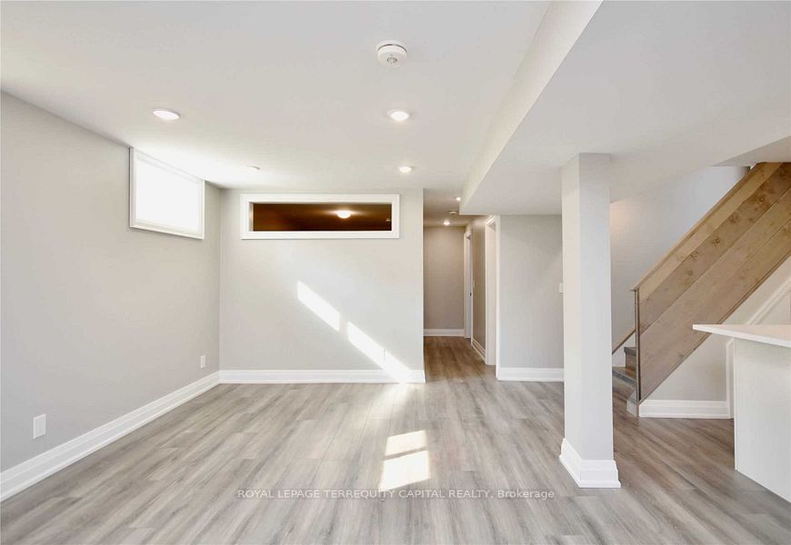 192 Wellington Street E Lower, Barrie, ON L4M 2C8 photo 3