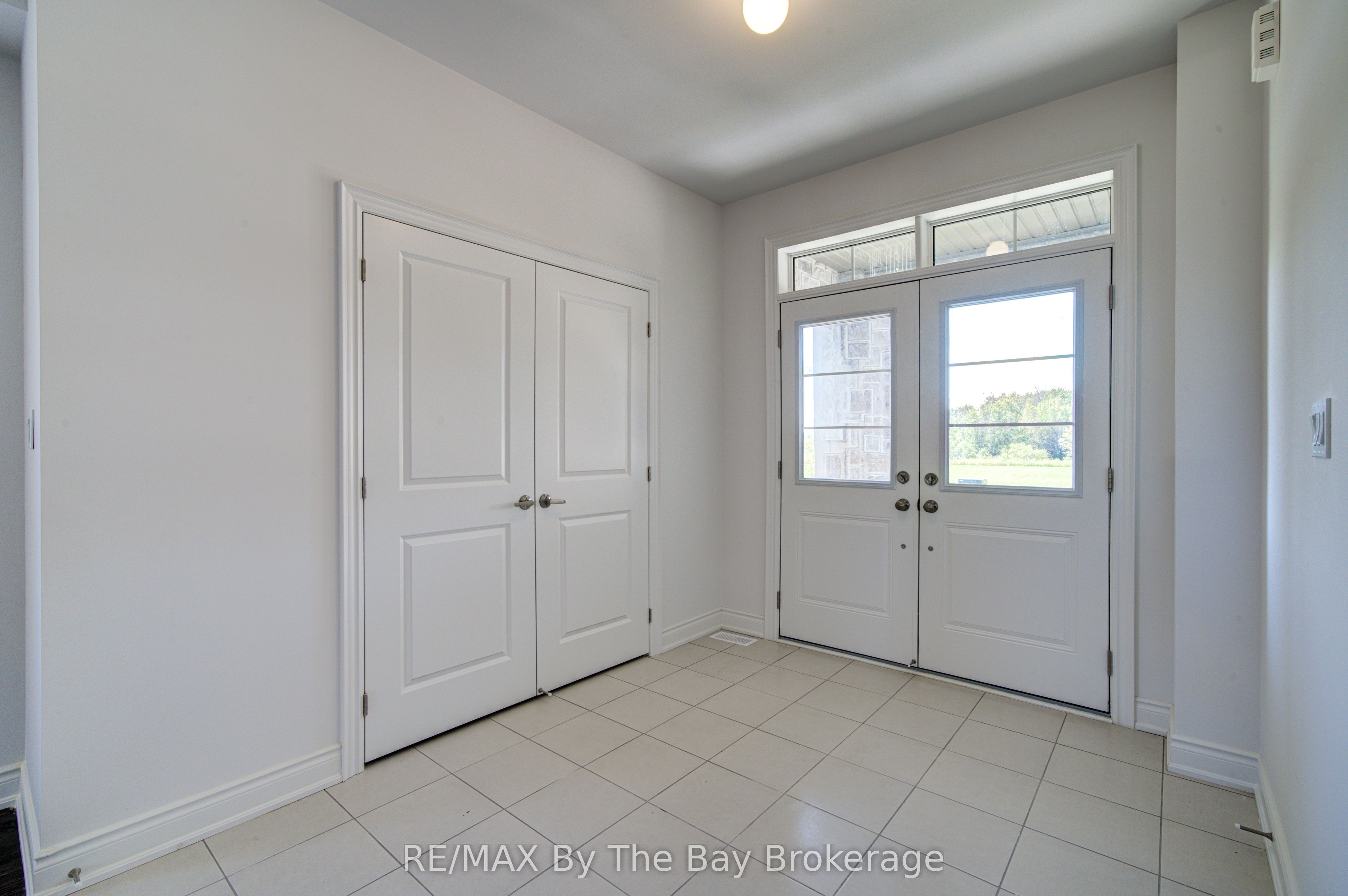 35 Misty Ridge Road, Wasaga Beach, ON L9Z 0R8 photo 2