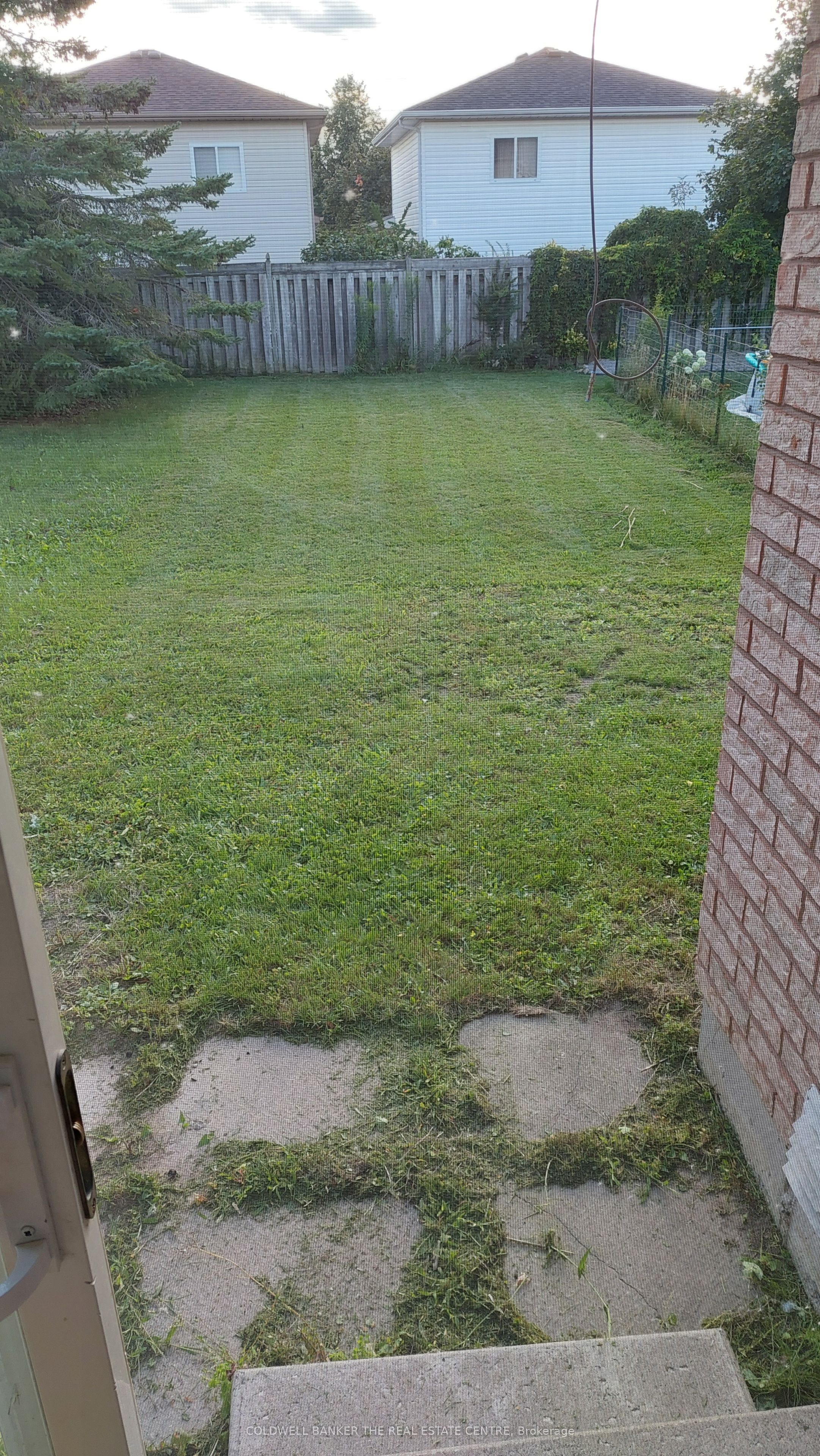 141 Black Cherry Crescent, Barrie, ON L4N 9L1 photo 2