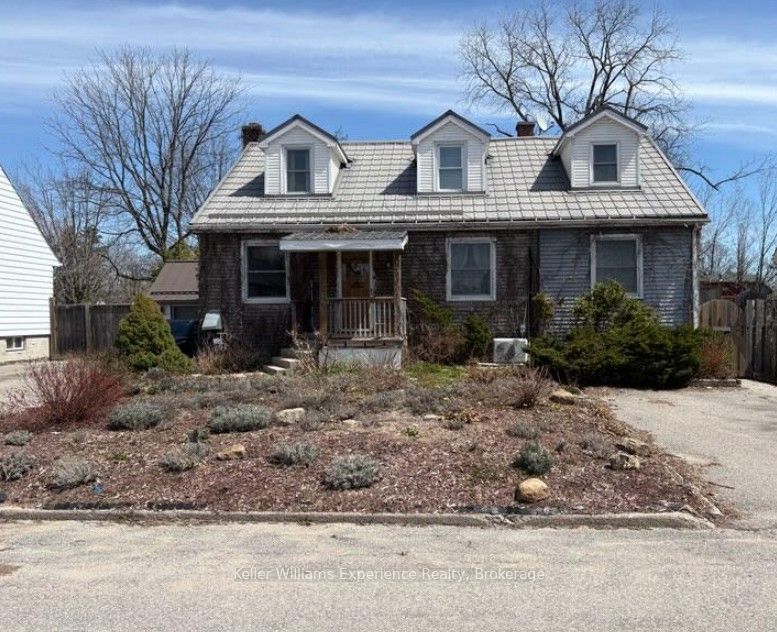 65 Drury Lane, Barrie, ON L4M 3C9