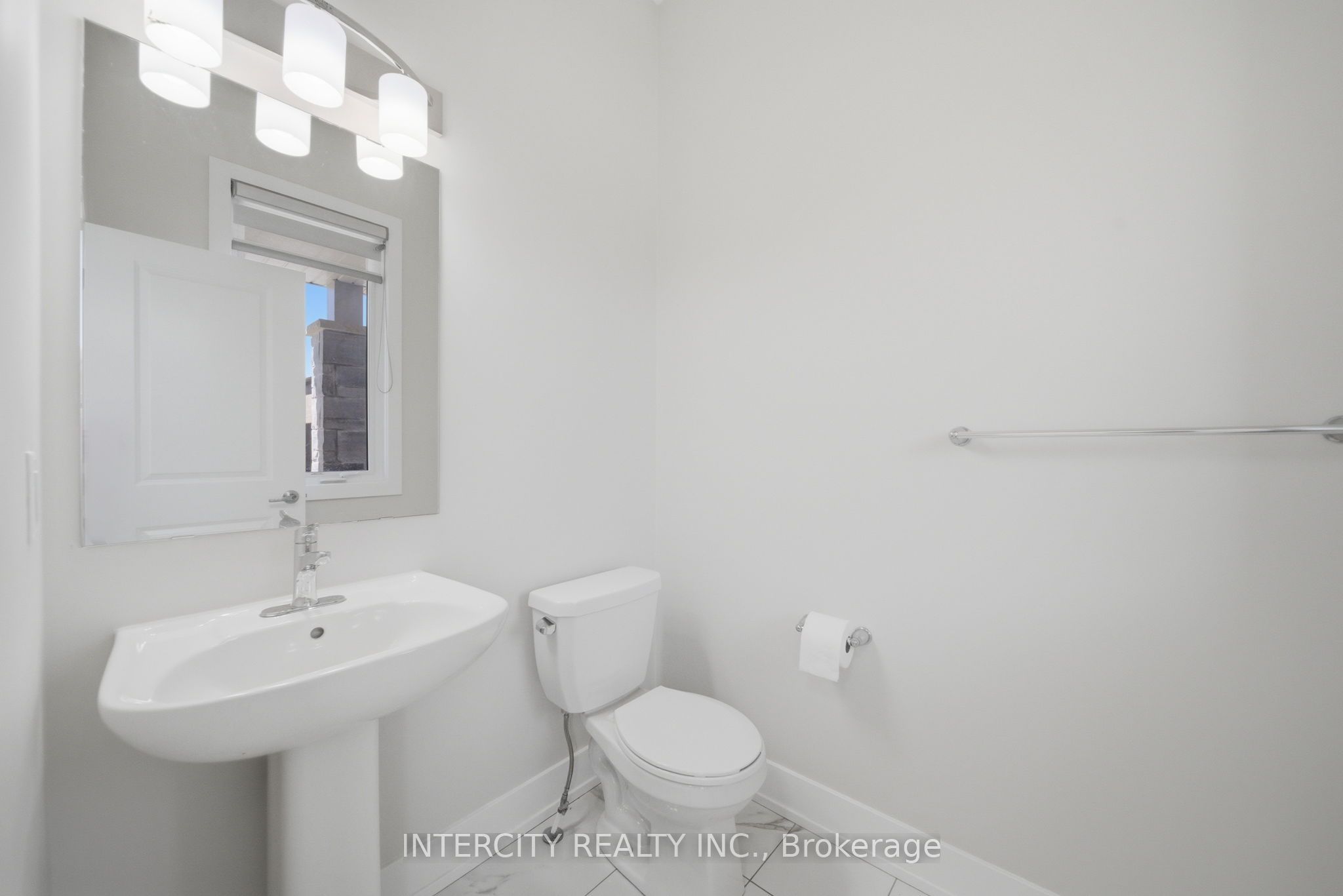 10 Kingsbury Trail, Barrie, ON L9J 0W9 photo 4