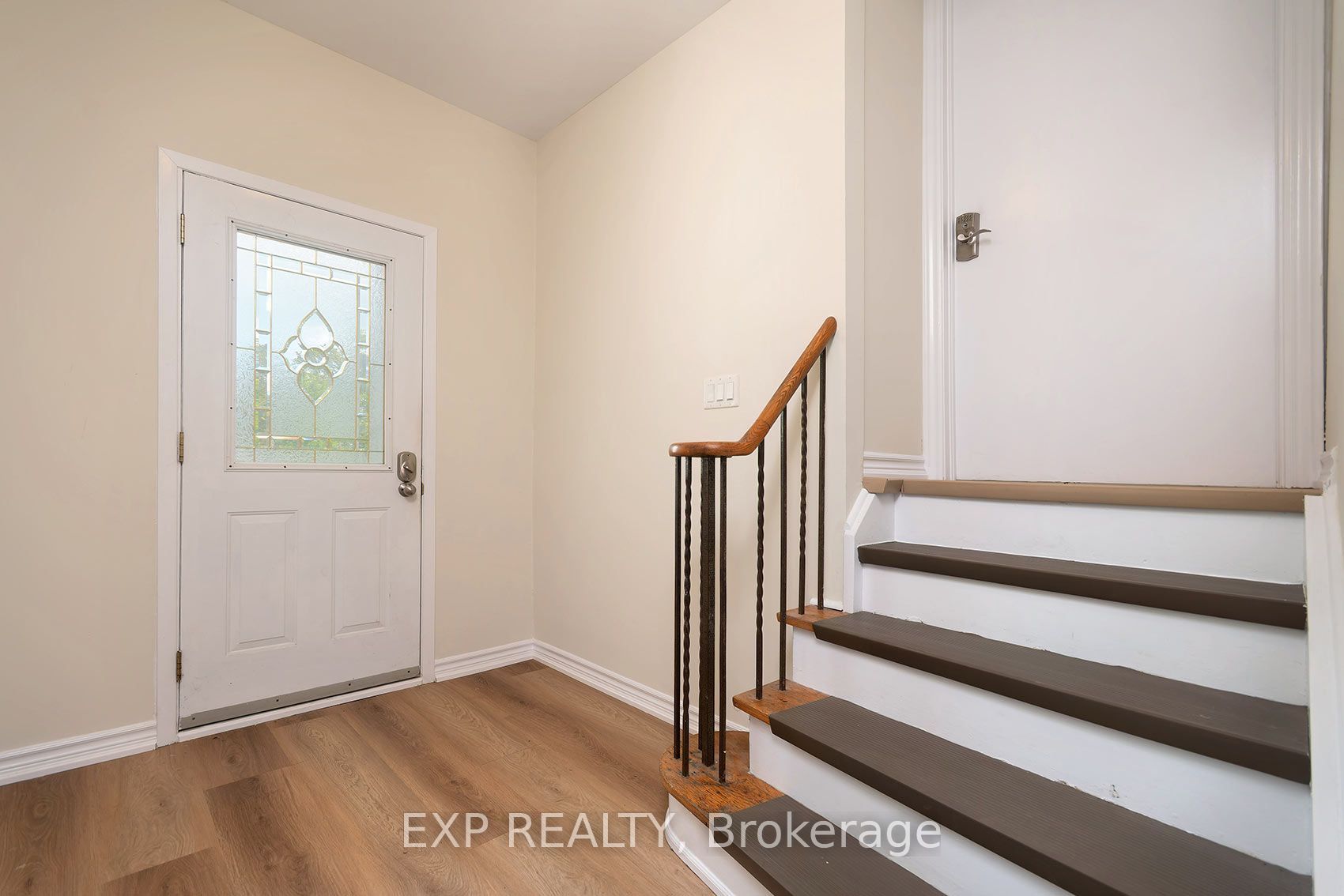 260 Cook Street, Barrie, ON L4M 4H6 photo 2