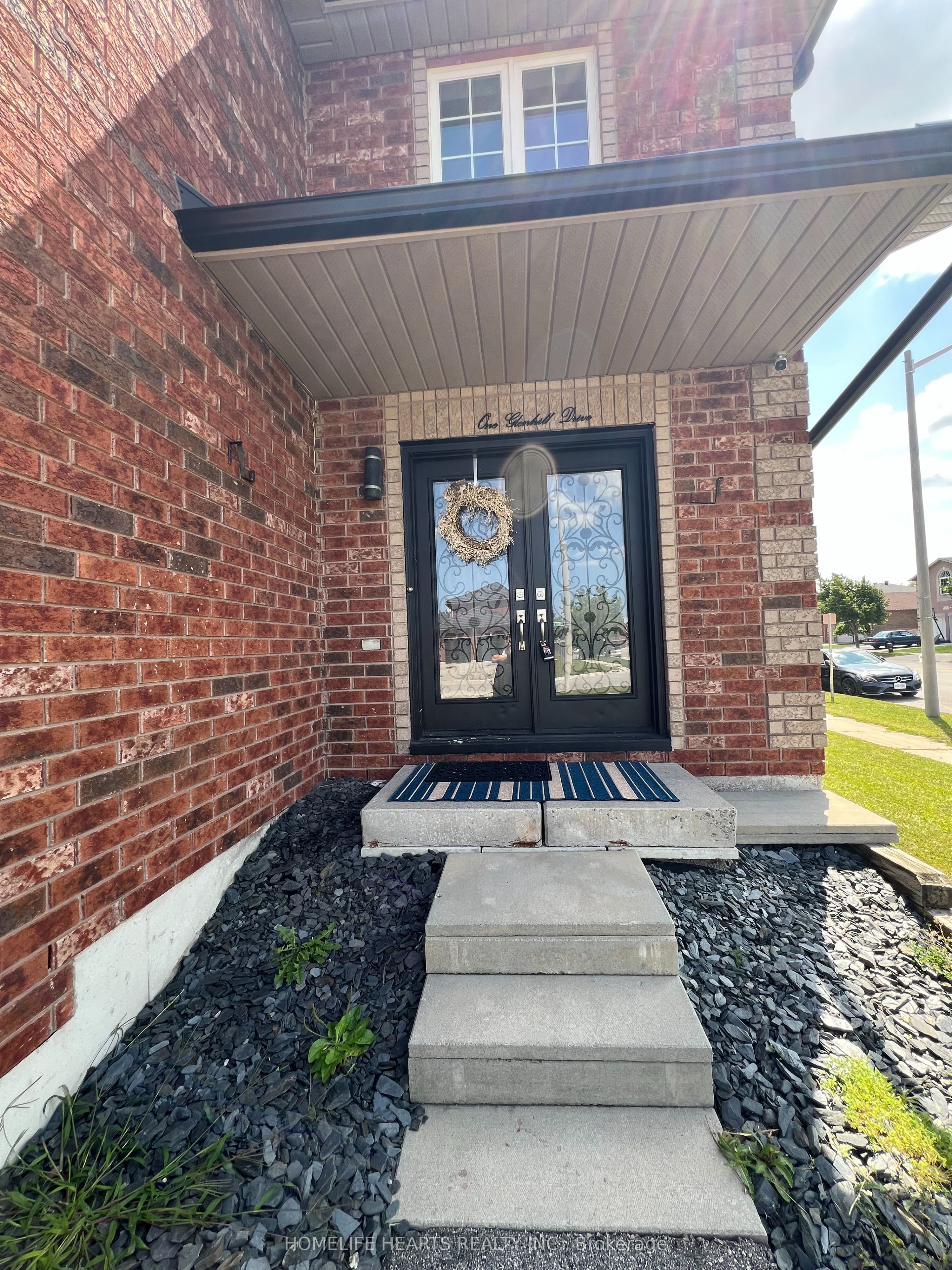 1 Glenhill Drive, Barrie, ON L4N 5X4 photo 2