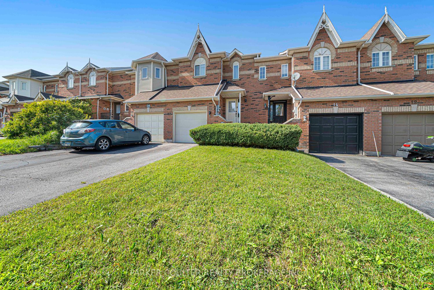 16 Drake Drive, Barrie, ON L4N 8W3 photo 2