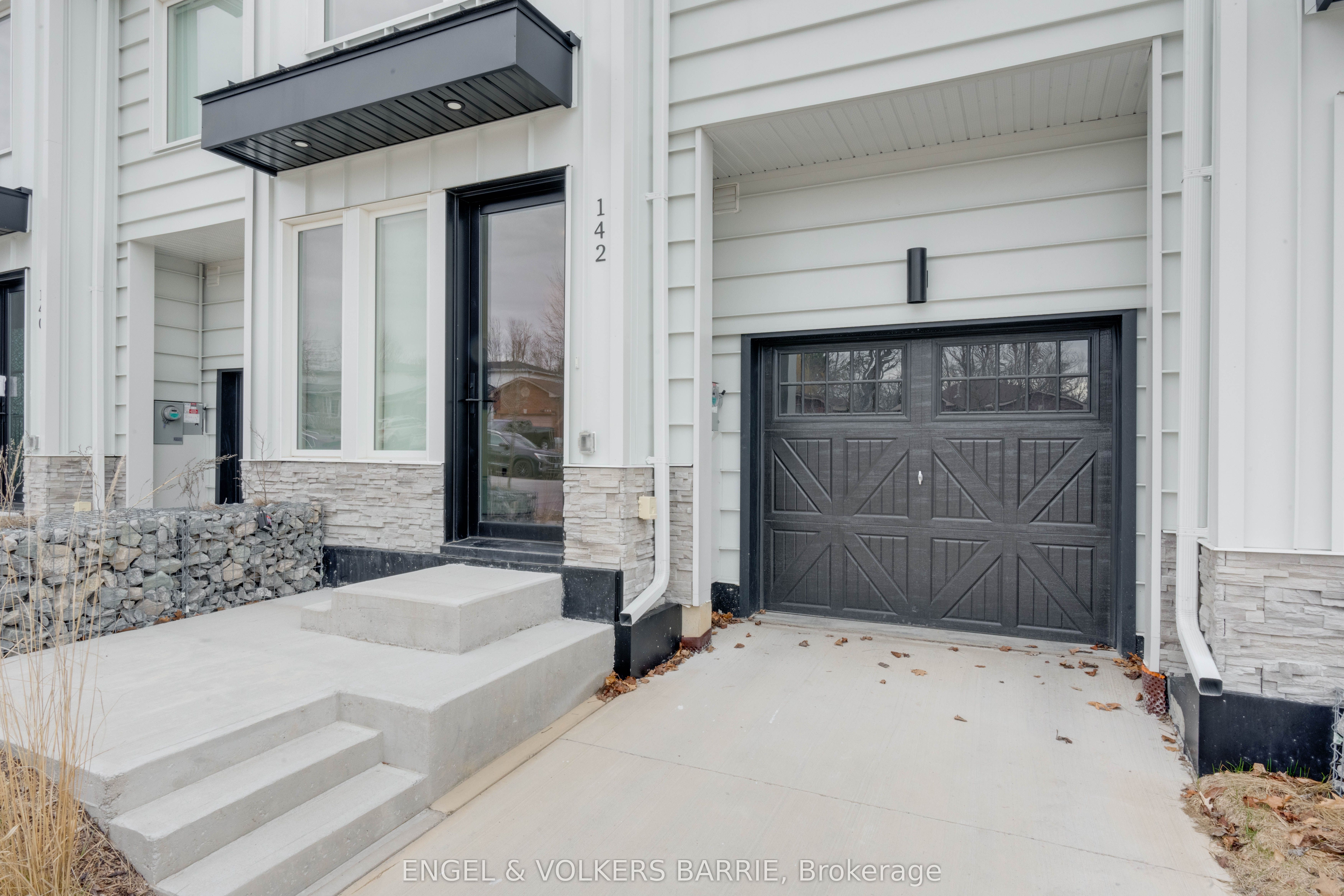 142 Athabaska Road, Barrie, ON L4N 8E5 photo 2