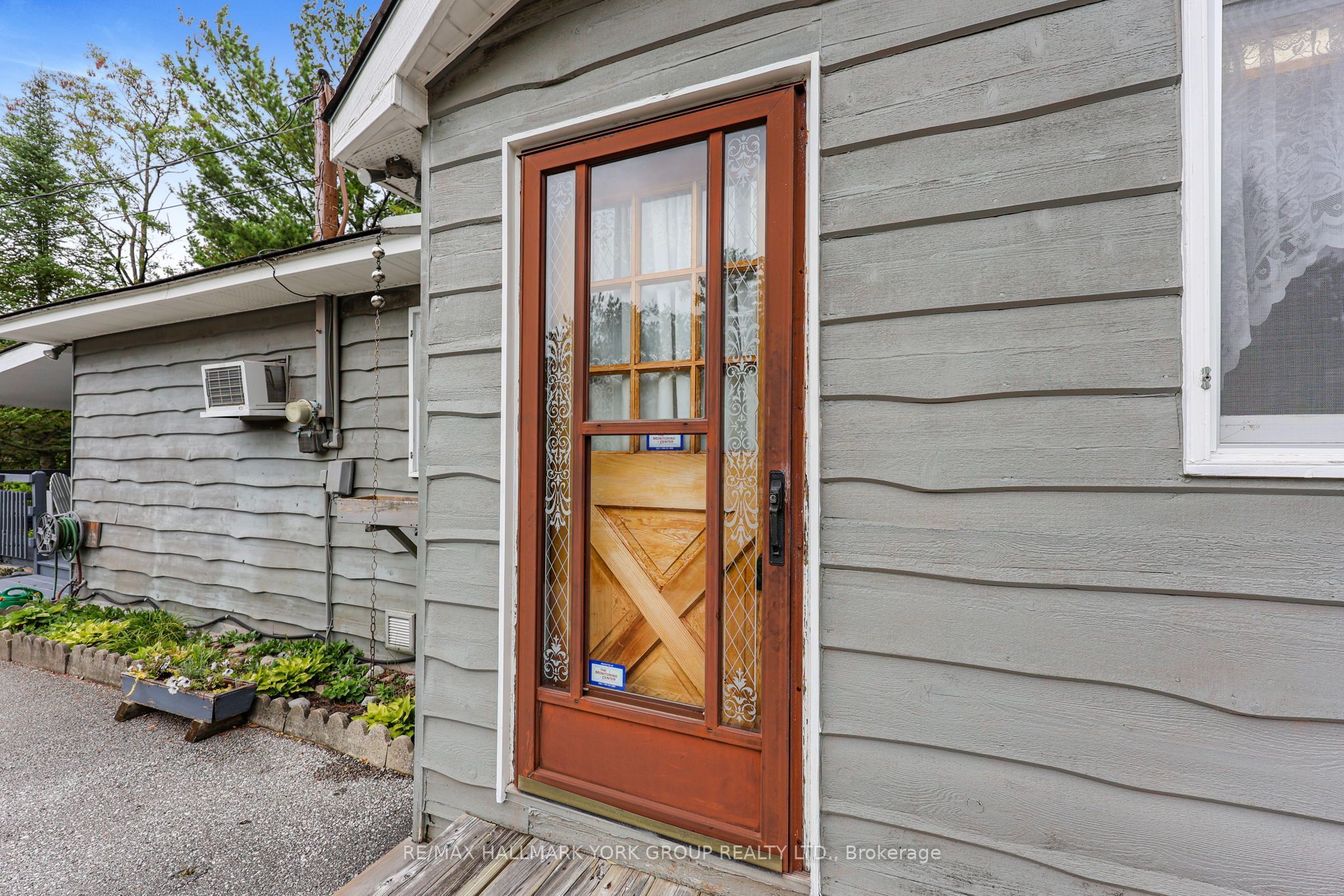 1085 River Road E, Wasaga Beach, ON L9Z 2P7 photo 4
