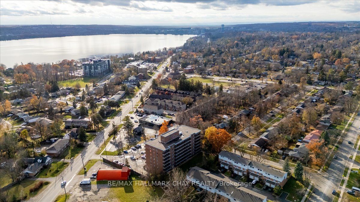 414 Blake Street 706, Barrie, ON L4M 5J7 photo 4