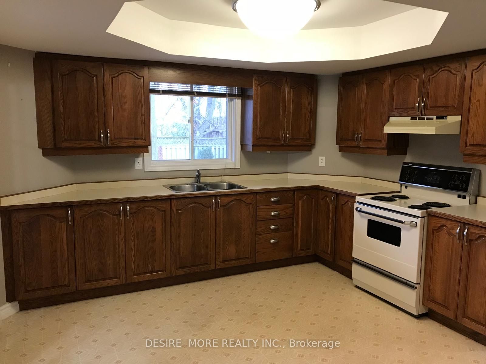 54 Mayfair Drive Bsmt, Barrie, ON L4N 6Y8 photo 5