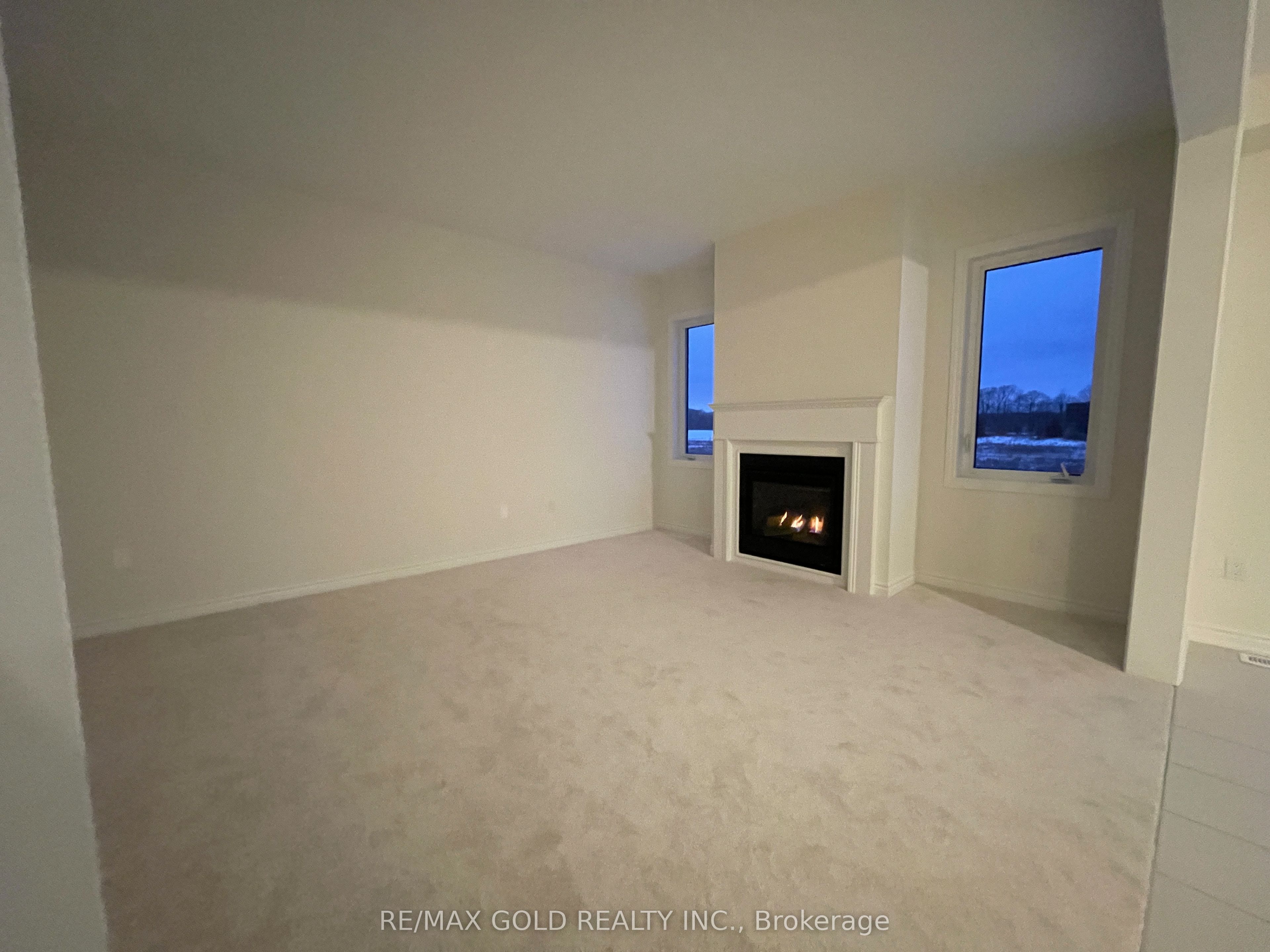21 Sanford Circle, Springwater, ON L9X 2A8 photo 5
