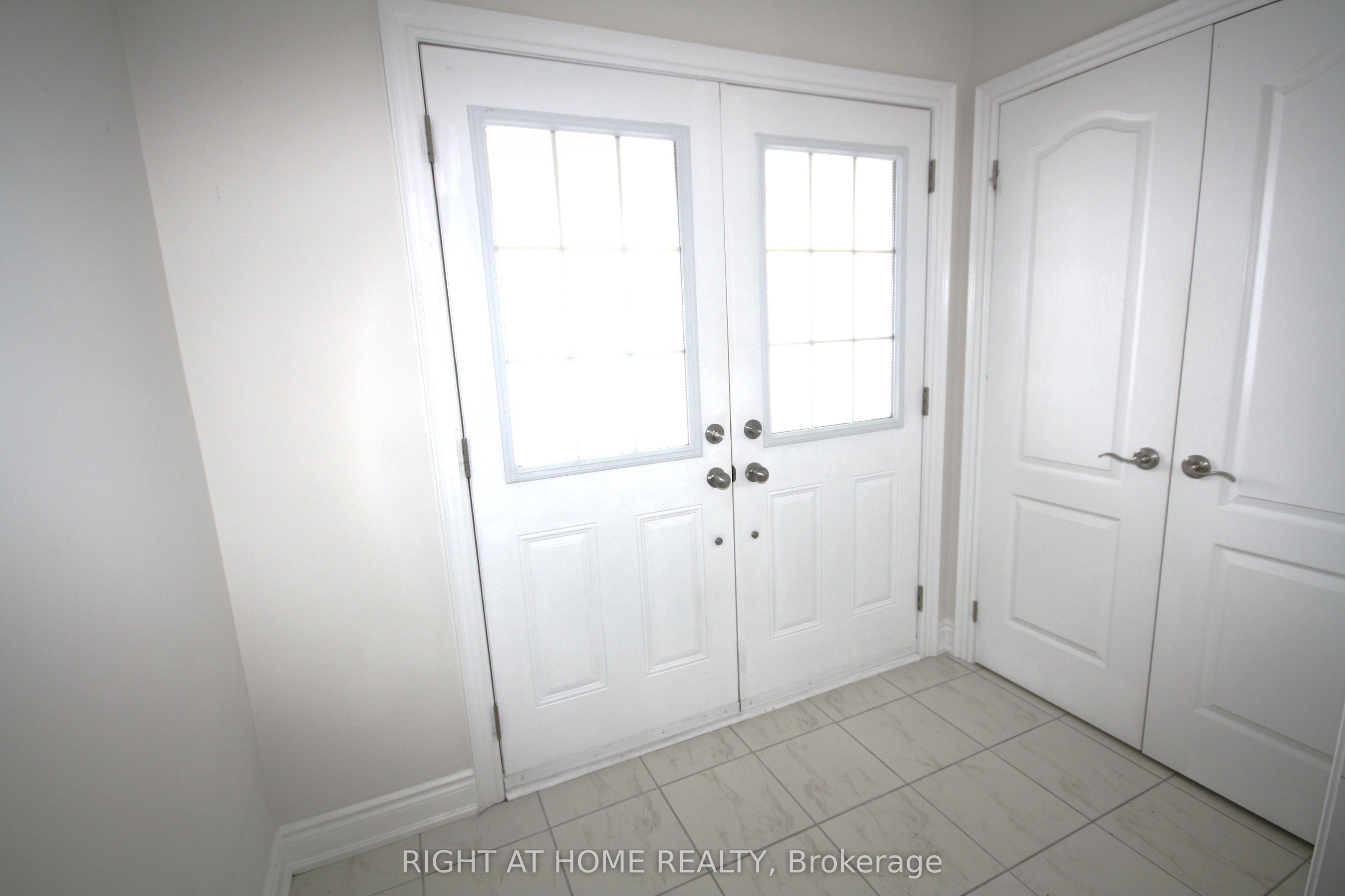 66 White Crescent, Barrie, ON L4N 5Z9 photo 4