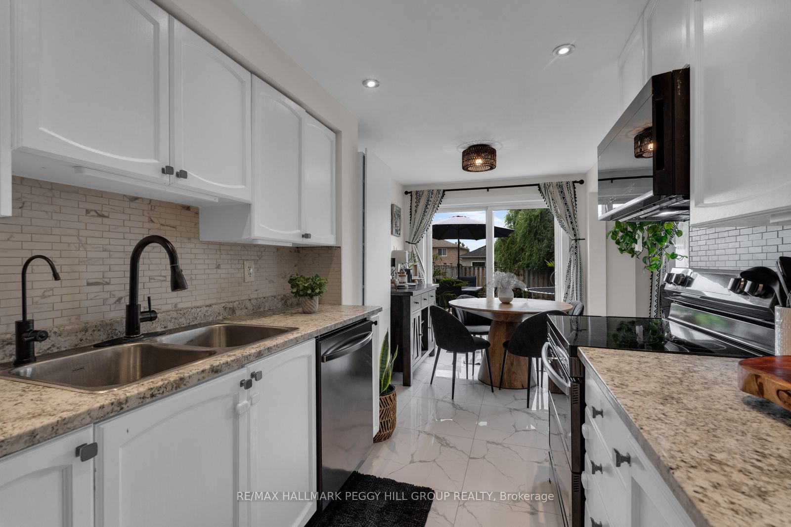 195 Dunsmore Lane, Barrie, ON L4M 6Z8 photo 4