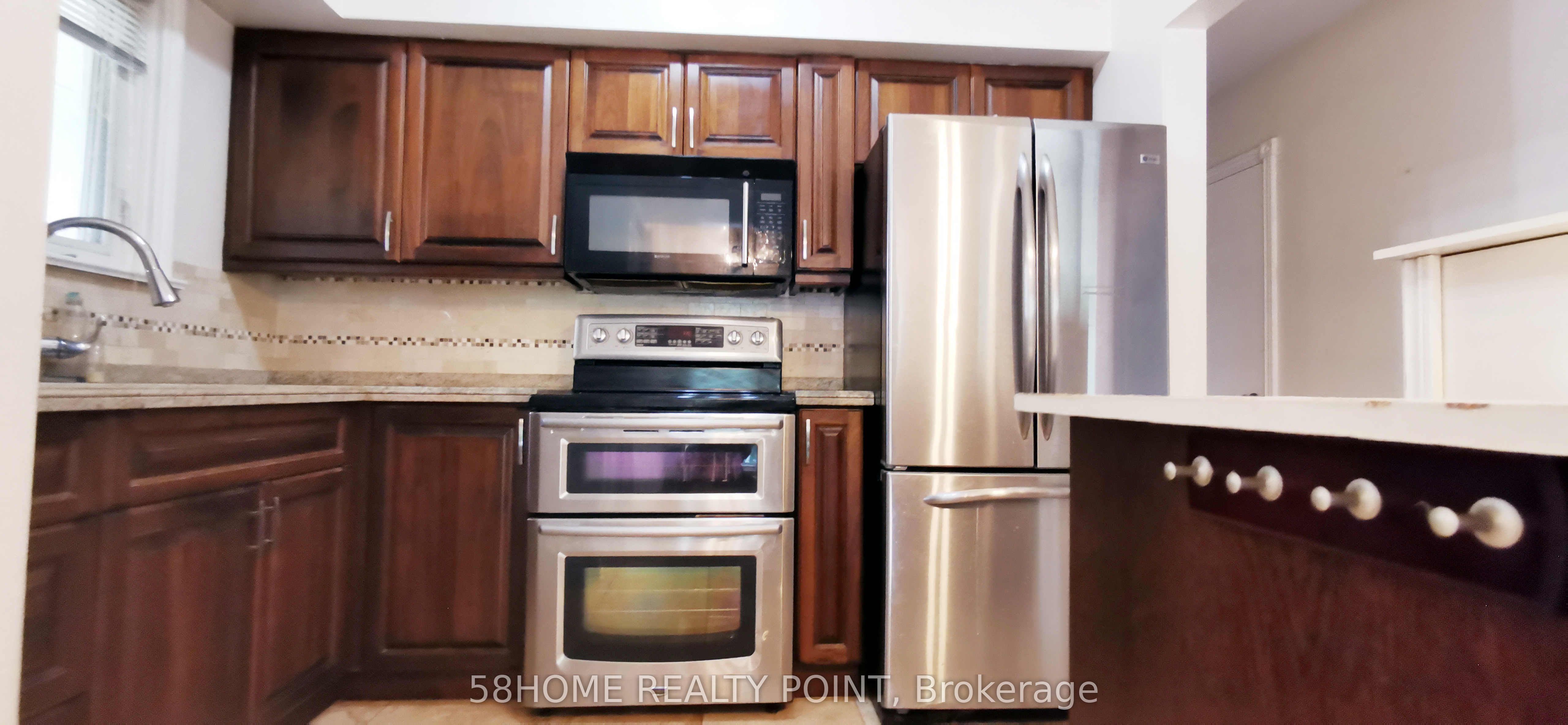 11 St Vincent Street, Barrie, ON L4M 3Y3 photo 3