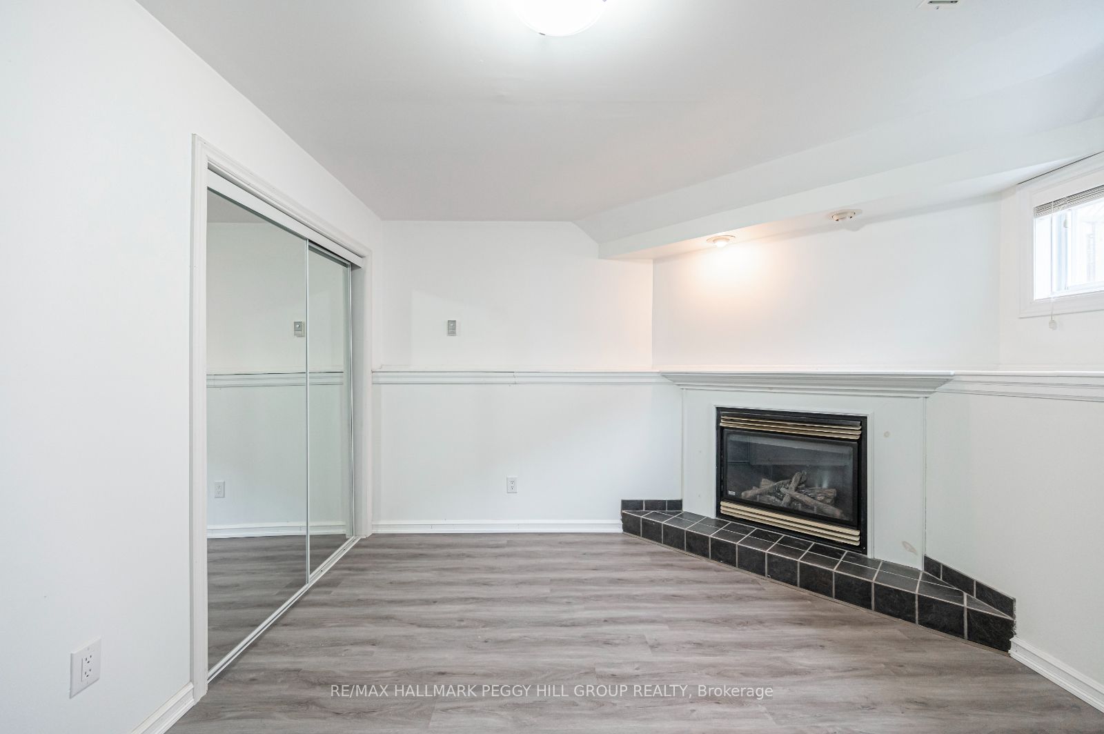 32 54th Street S Lower, Wasaga Beach, ON L9Z 1W9 photo 4