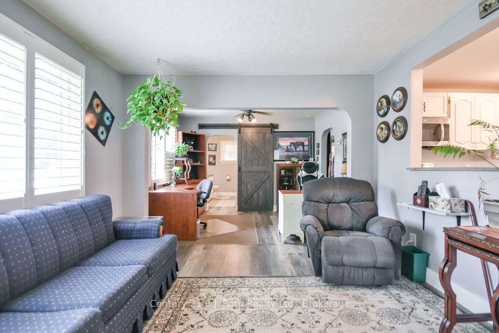 976 Yonge Street, Midland, ON L4R 2E7 photo 5