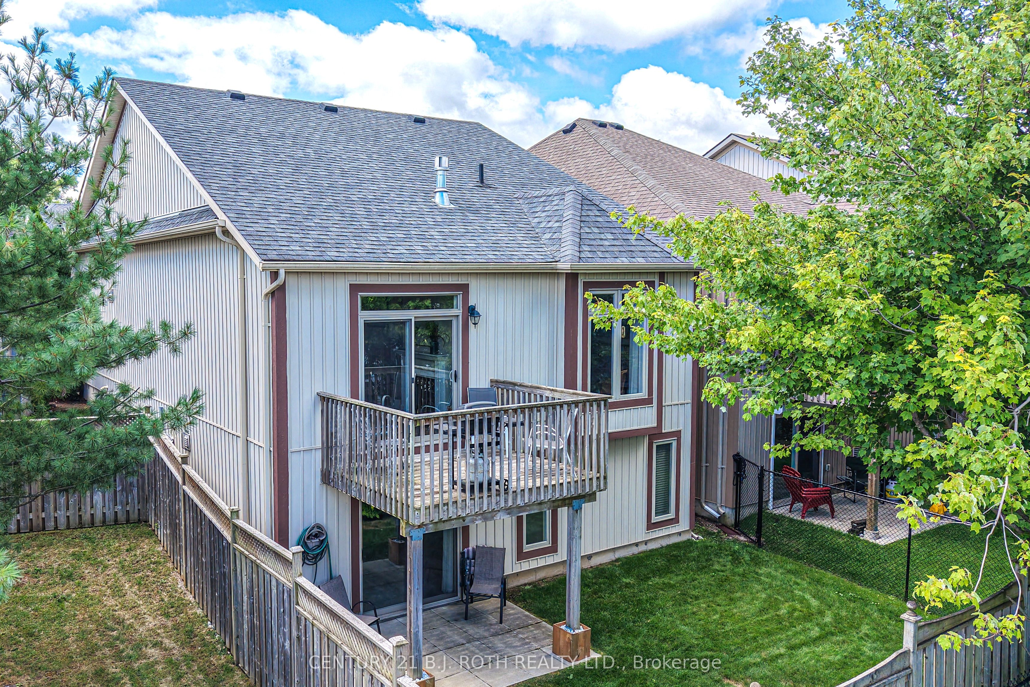 10 Canterbury Circle, Orillia, ON L3V 0C9 photo 2