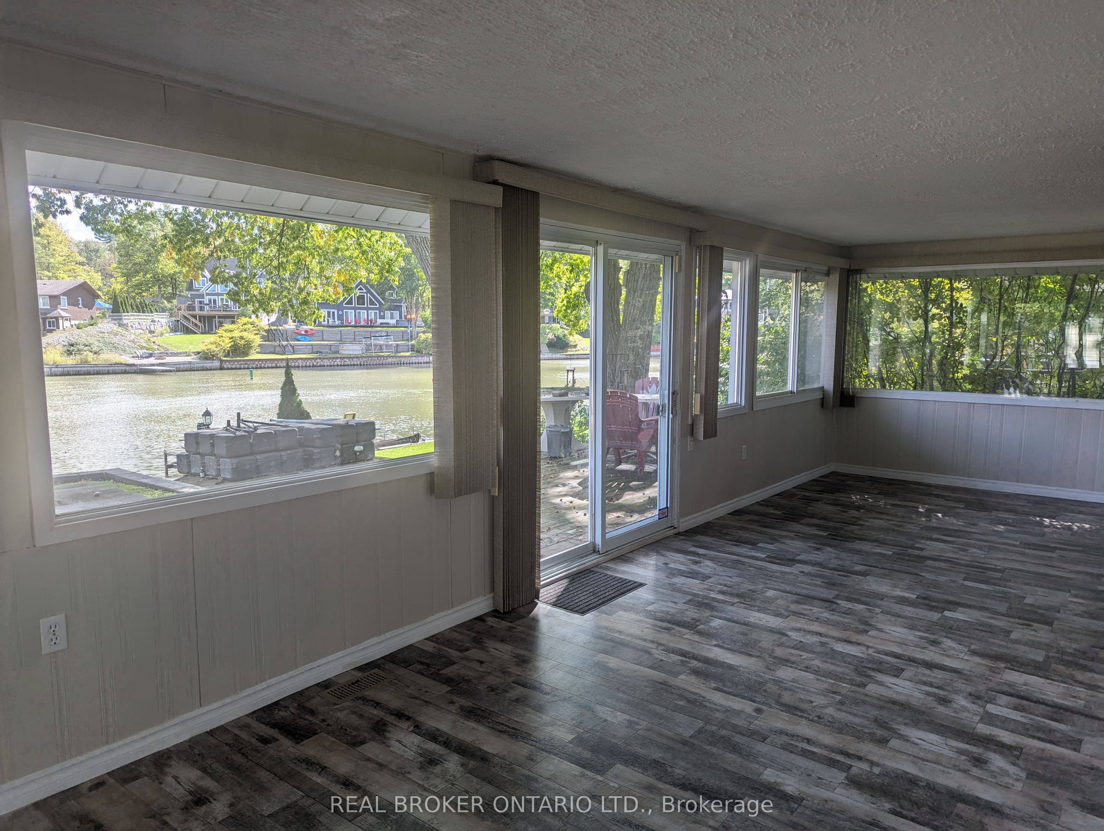 1107 Mosley Street, Wasaga Beach, ON L9Z 2G1 photo 5