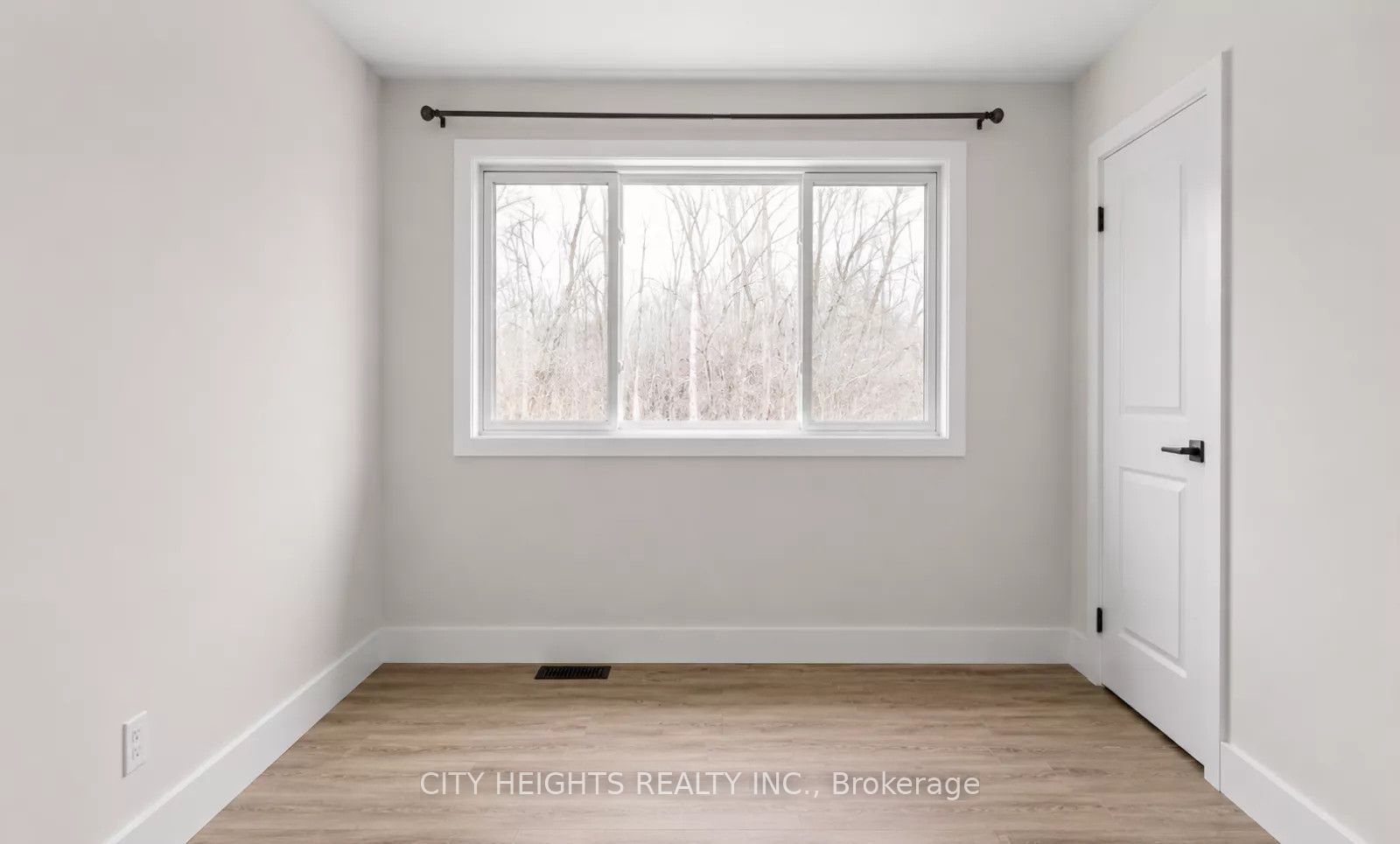 99 Wellington Street E Upper, Barrie, ON L4M 2C6 photo 4